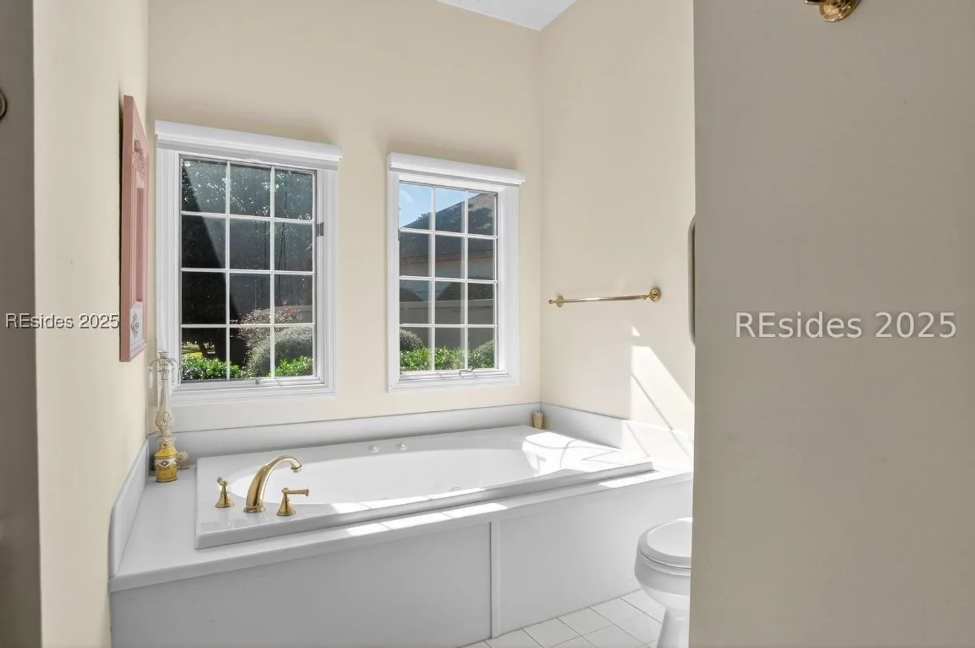 Property Slideshow image 24 of 44 | 10 glenmoor pl, Hilton Head Island, SC, 29926