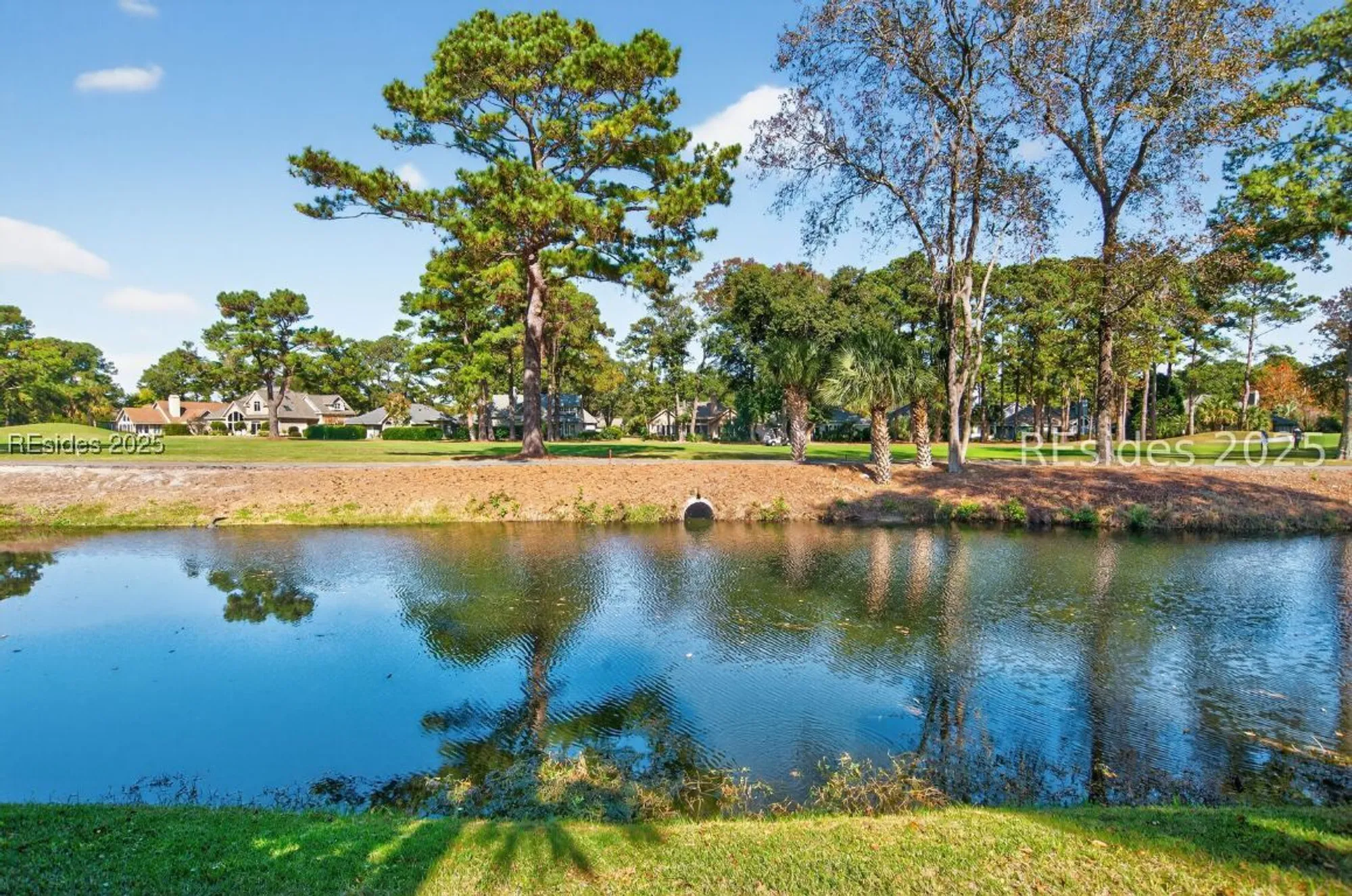 Property Slideshow image 3 of 44 | 10 glenmoor pl, Hilton Head Island, SC, 29926