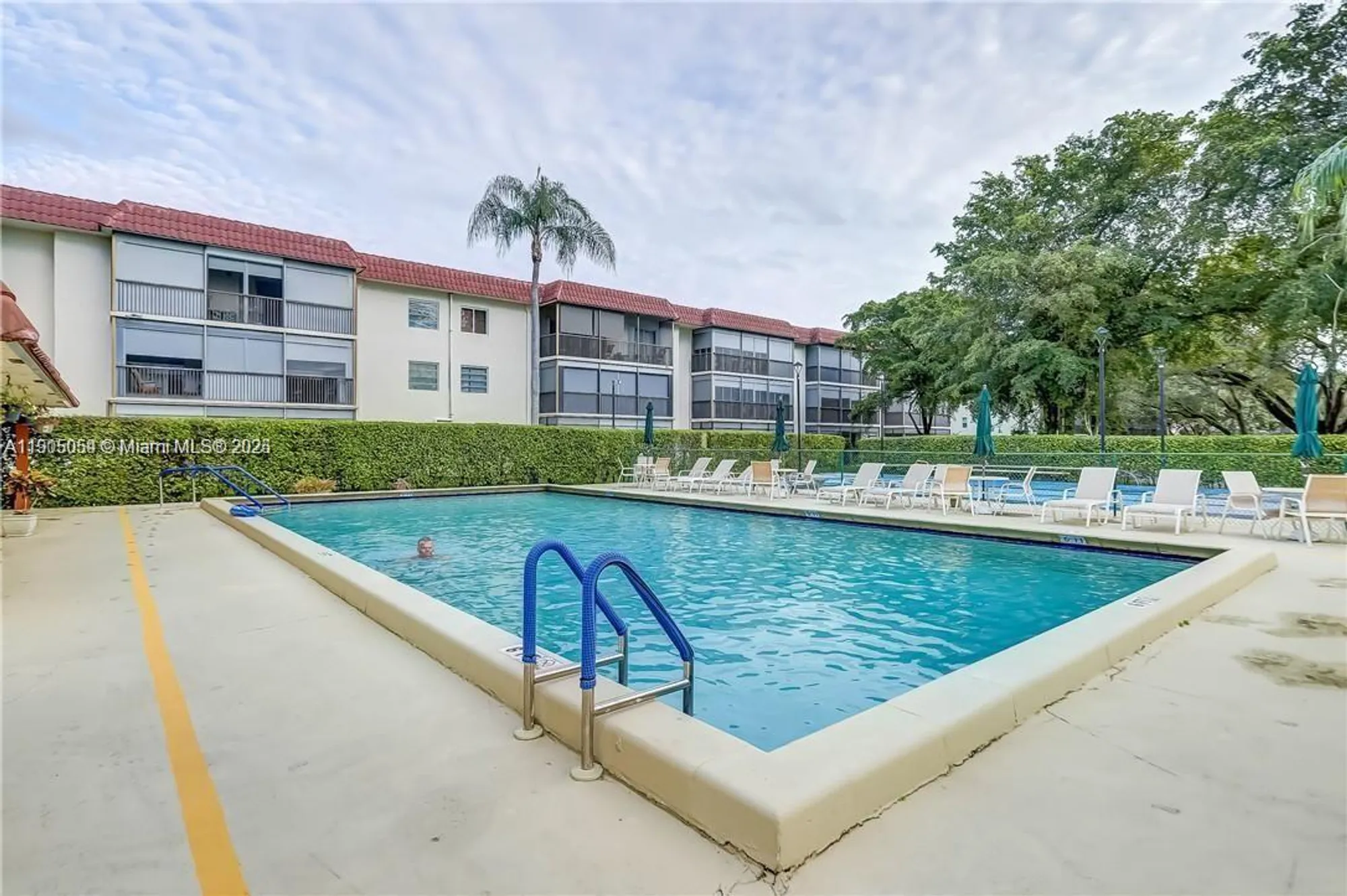 Property Slideshow image 18 of 22 | 9520 s hollybrook lake dr apt 205, Pembroke Pines, FL, 33025