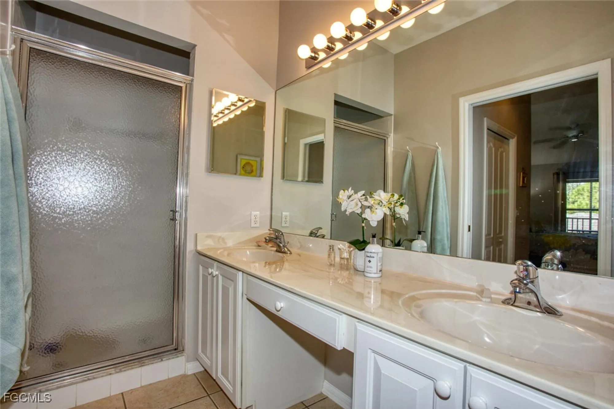 Property Slideshow image 18 of 48 | 10371 mcarthur palm ln 2823, Fort Myers, FL, 33966
