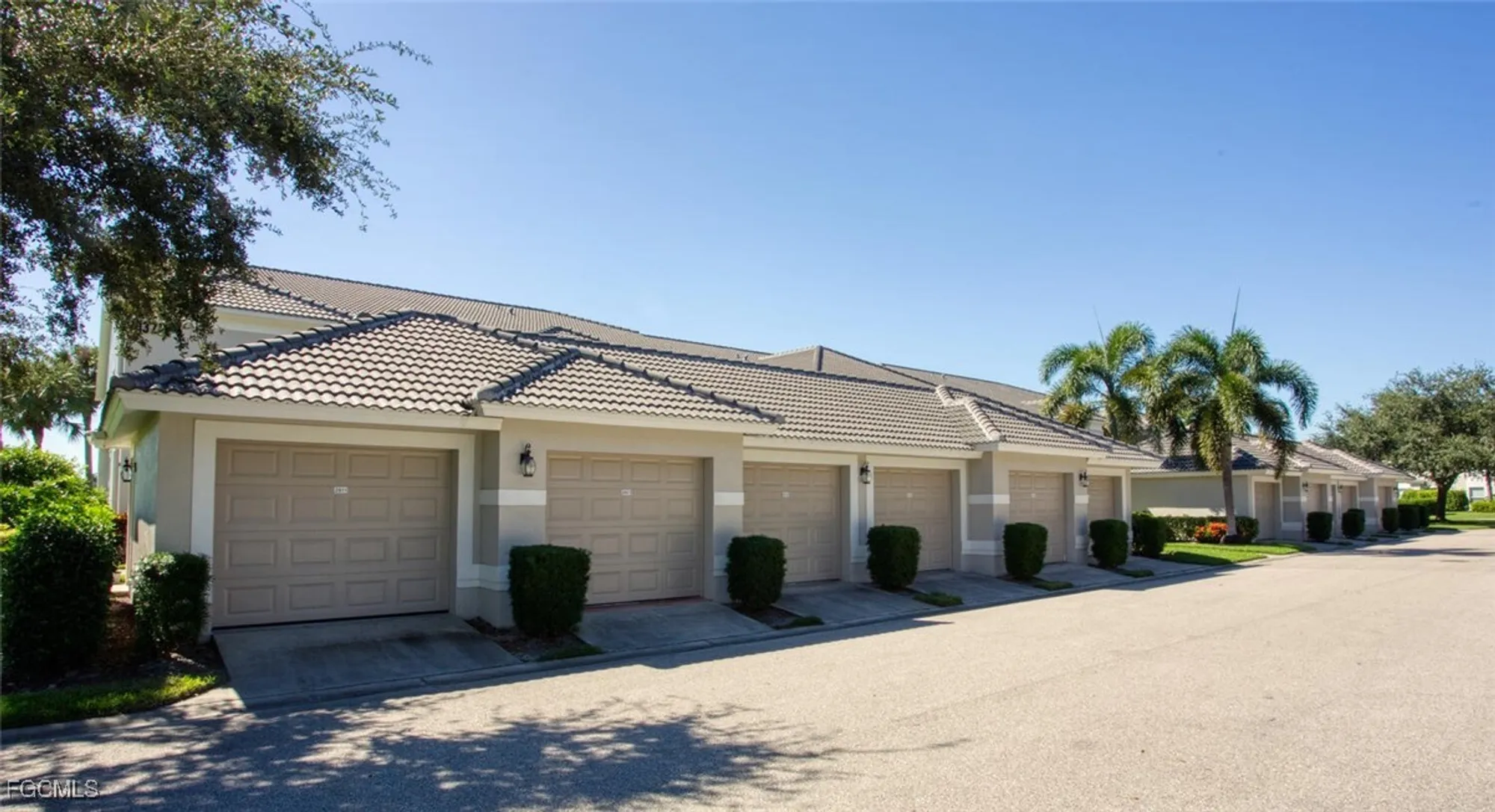 Property Slideshow image 22 of 48 | 10371 mcarthur palm ln 2823, Fort Myers, FL, 33966