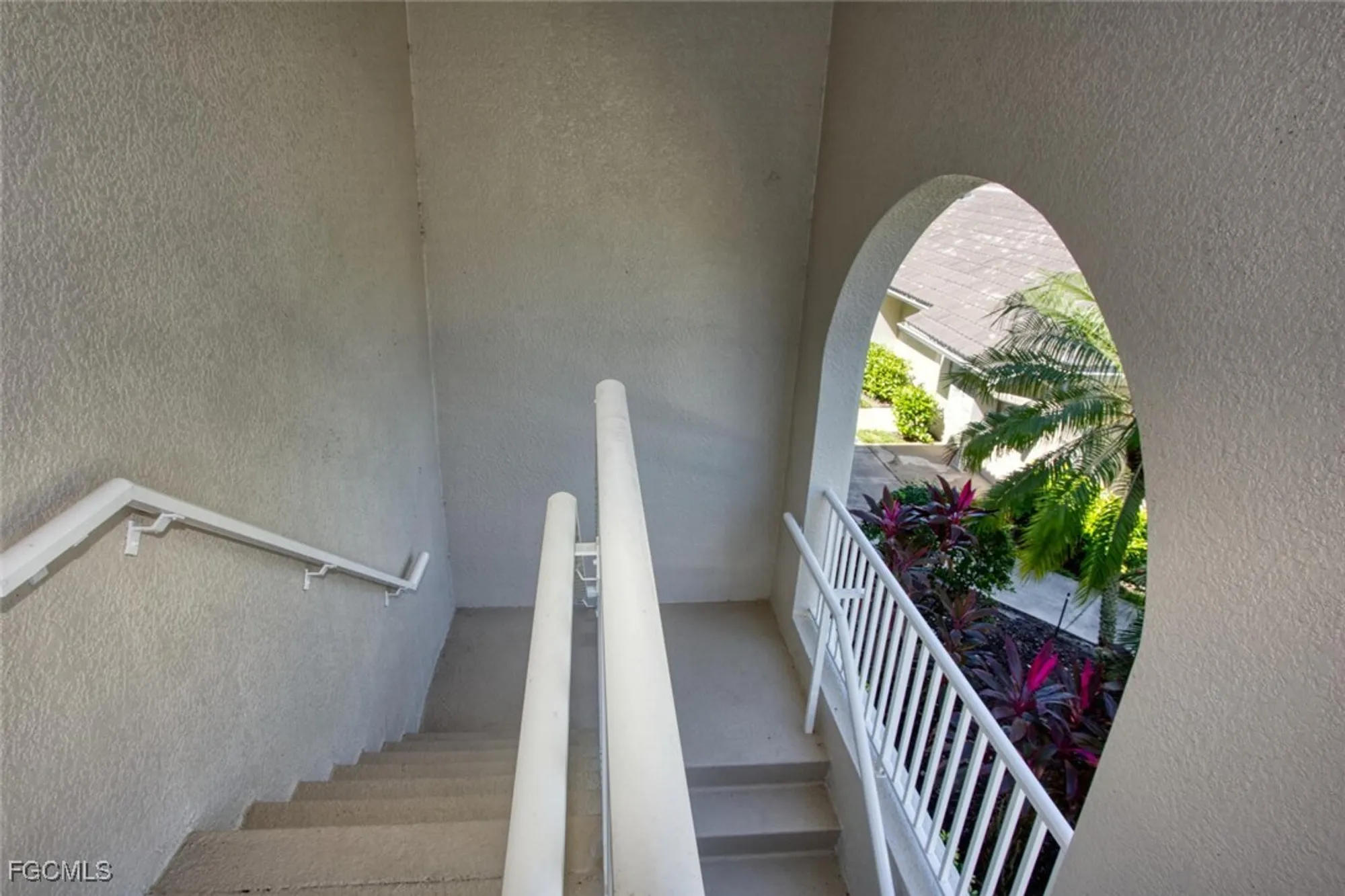Property Slideshow image 23 of 48 | 10371 mcarthur palm ln 2823, Fort Myers, FL, 33966