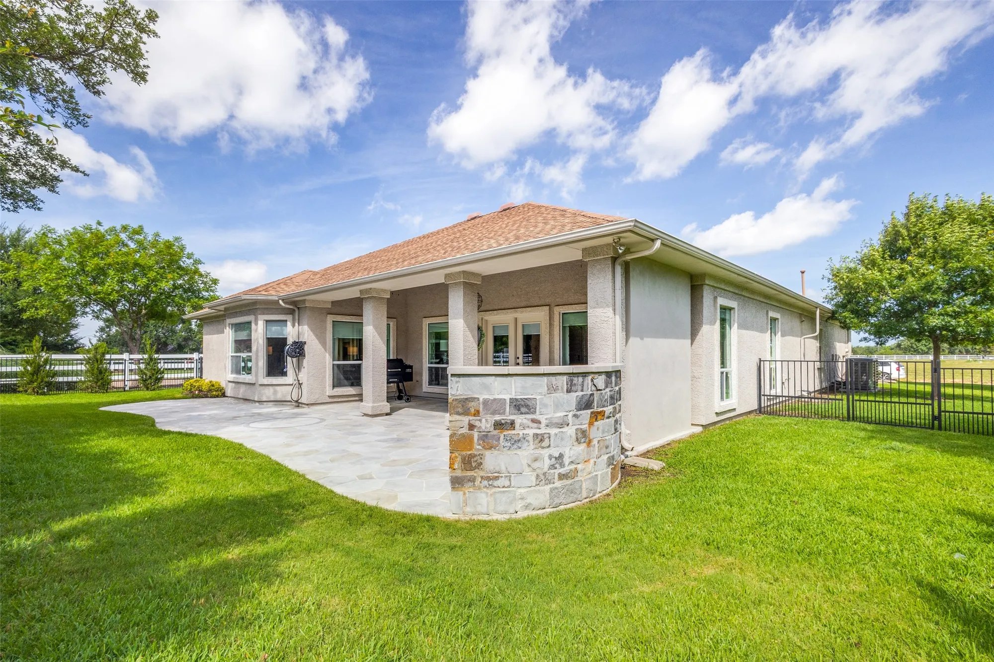 Property Slideshow image 31 of 34 | 10709 murray s johnson st, Denton, TX, 76207