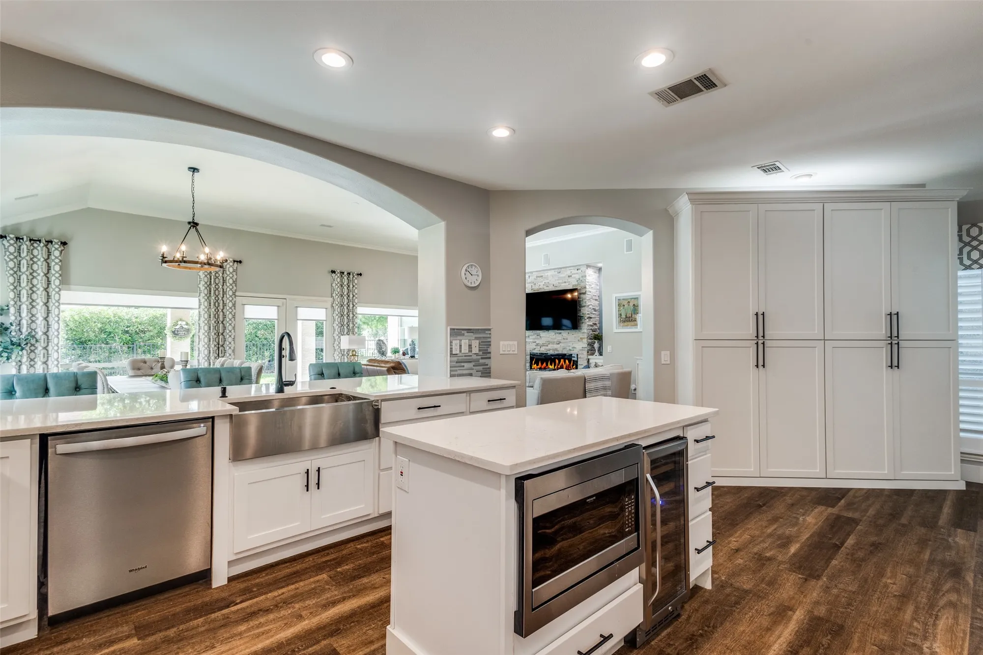 Property Slideshow image 9 of 34 | 10709 murray s johnson st, Denton, TX, 76207