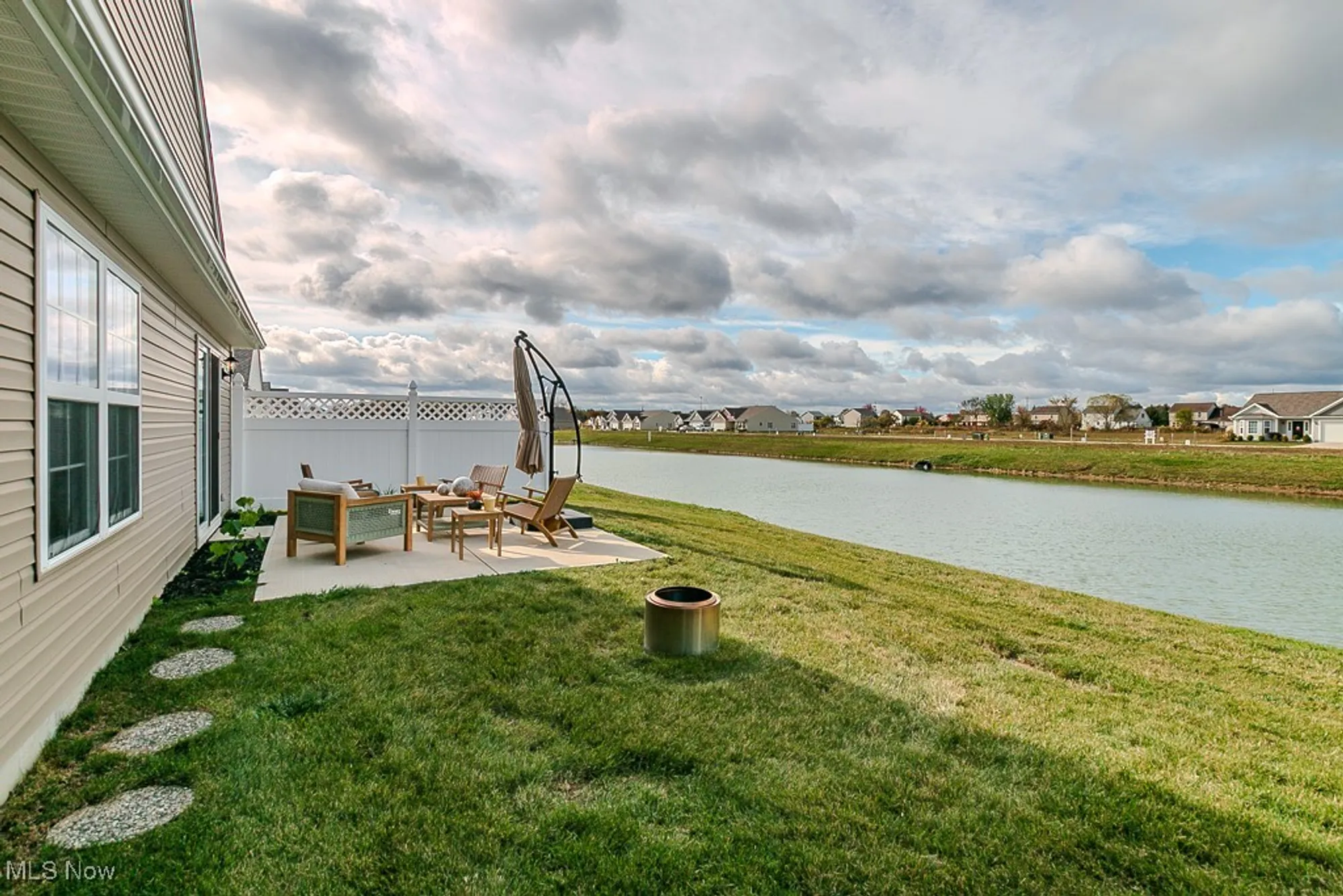 Property Slideshow image 35 of 39 | 144 prestwyck ln, Elyria, OH, 44035