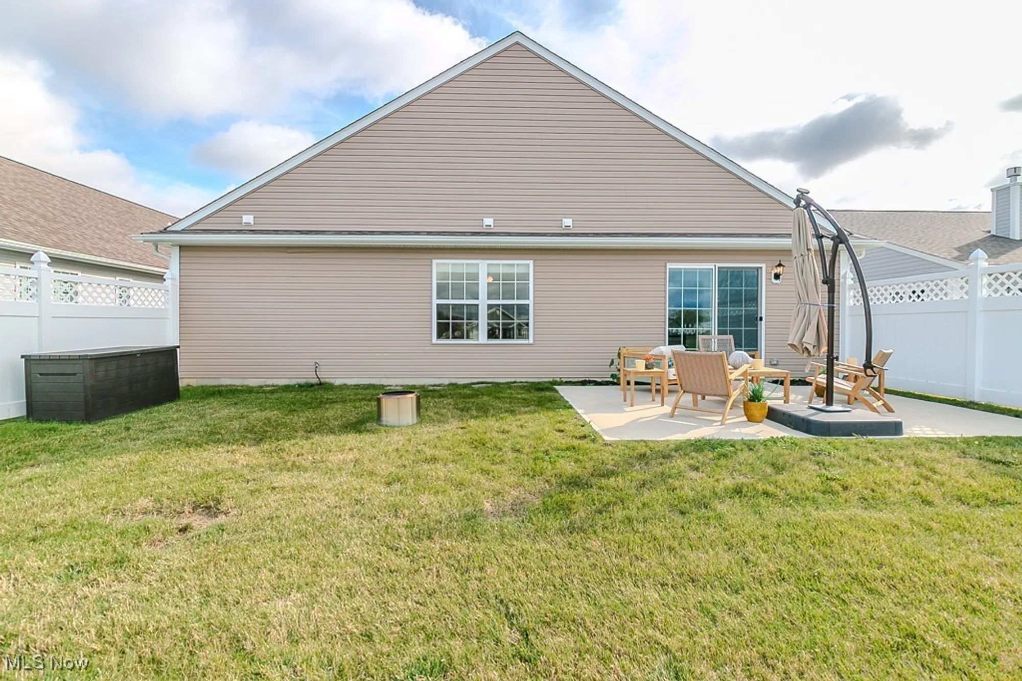 Property Slideshow image 36 of 39 | 144 prestwyck ln, Elyria, OH, 44035