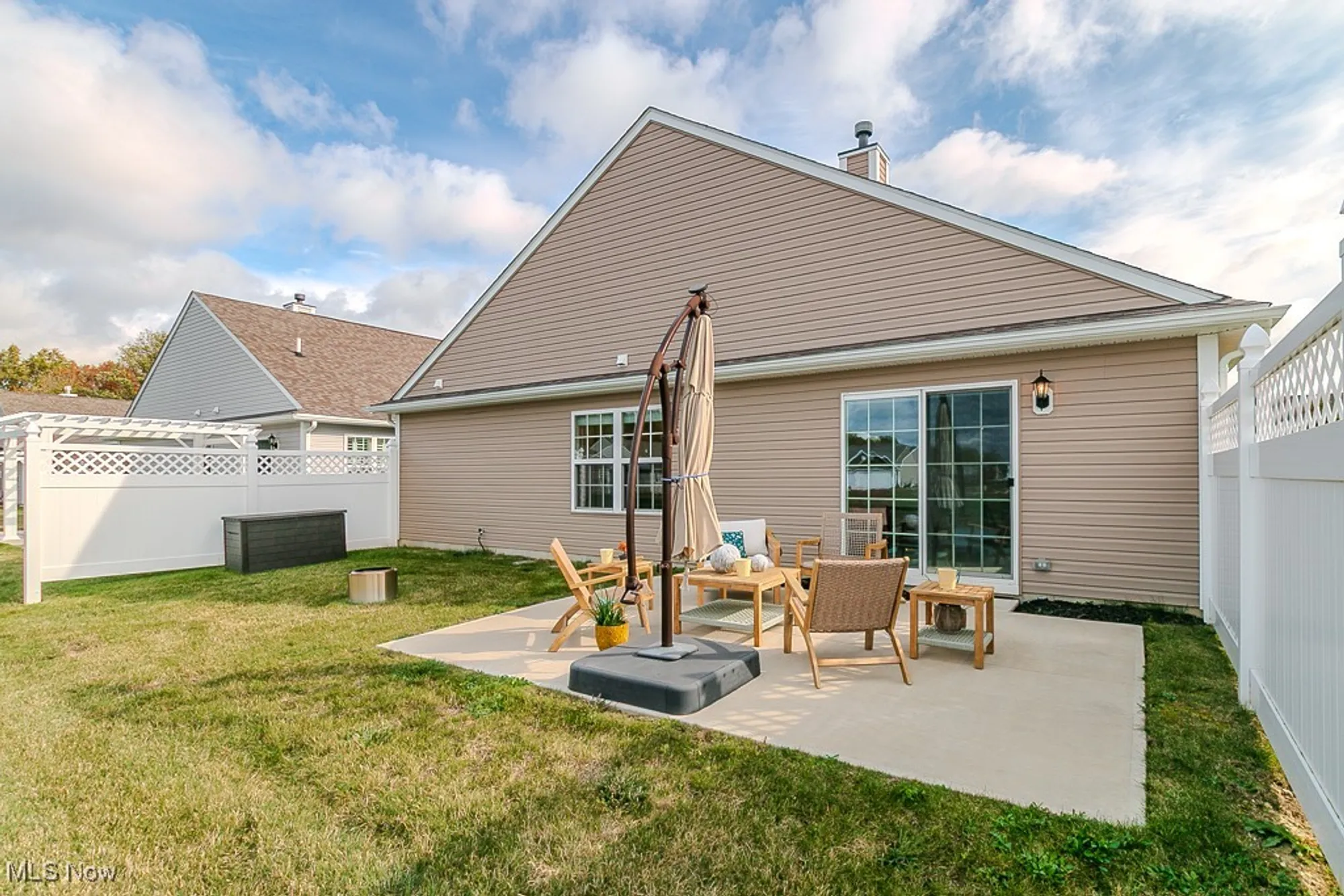 Property Slideshow image 37 of 39 | 144 prestwyck ln, Elyria, OH, 44035