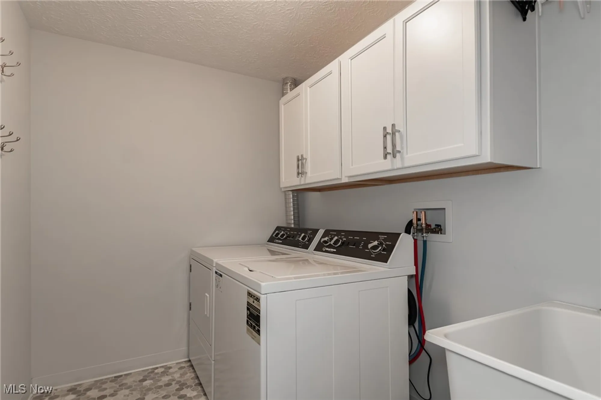 Property Slideshow image 31 of 39 | 144 prestwyck ln, Elyria, OH, 44035