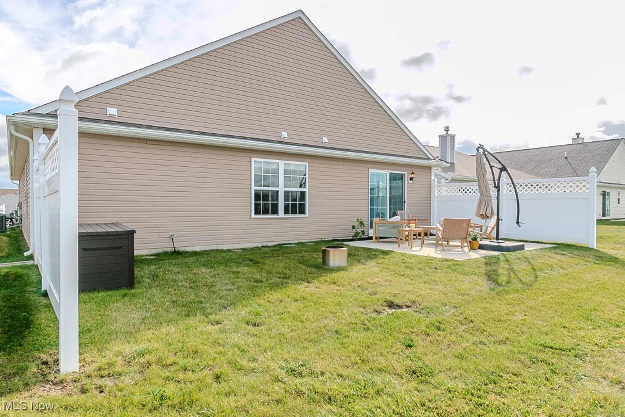 Property Slideshow image 32 of 39 | 144 prestwyck ln, Elyria, OH, 44035