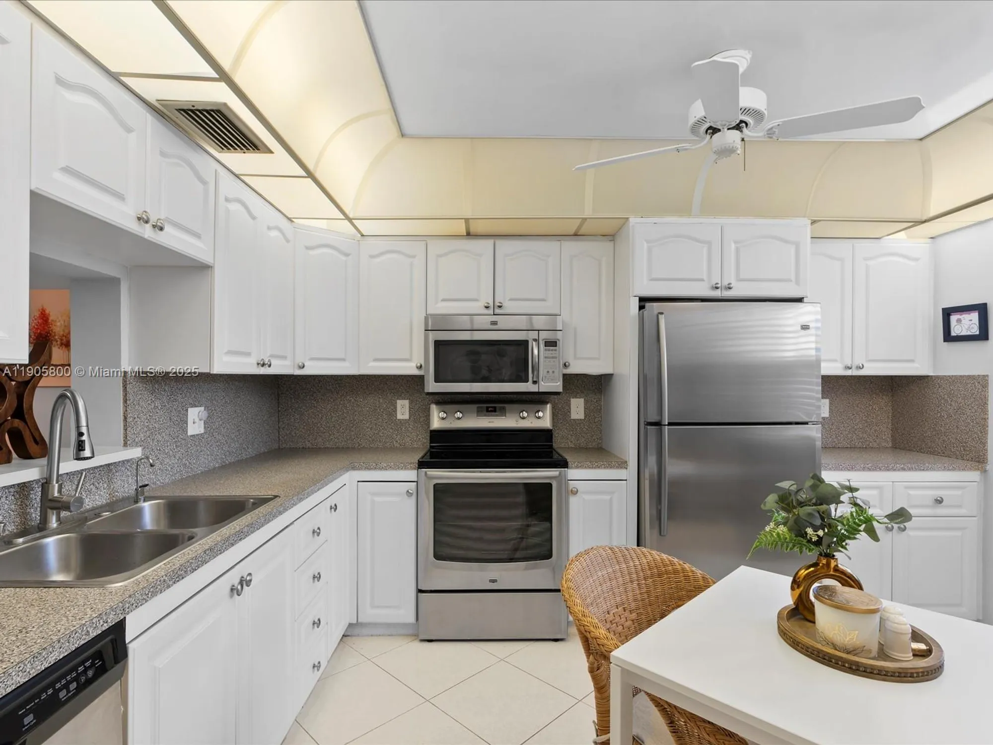 Property Slideshow image 13 of 41 | 2004 granada dr o2, Coconut Creek, FL, 33066