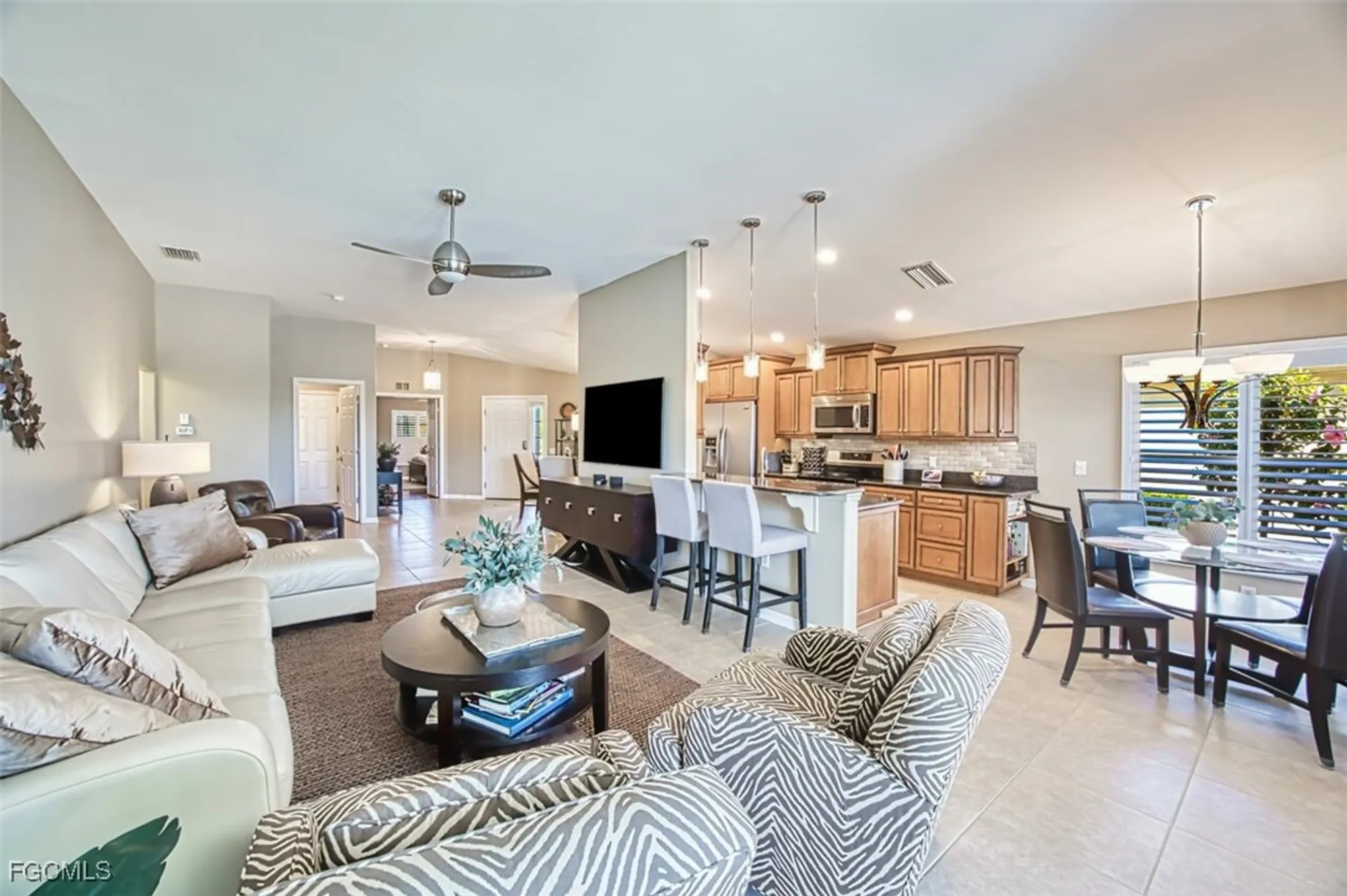 Property Slideshow image 14 of 49 | 10037 oakhurst way, Fort Myers, FL, 33913