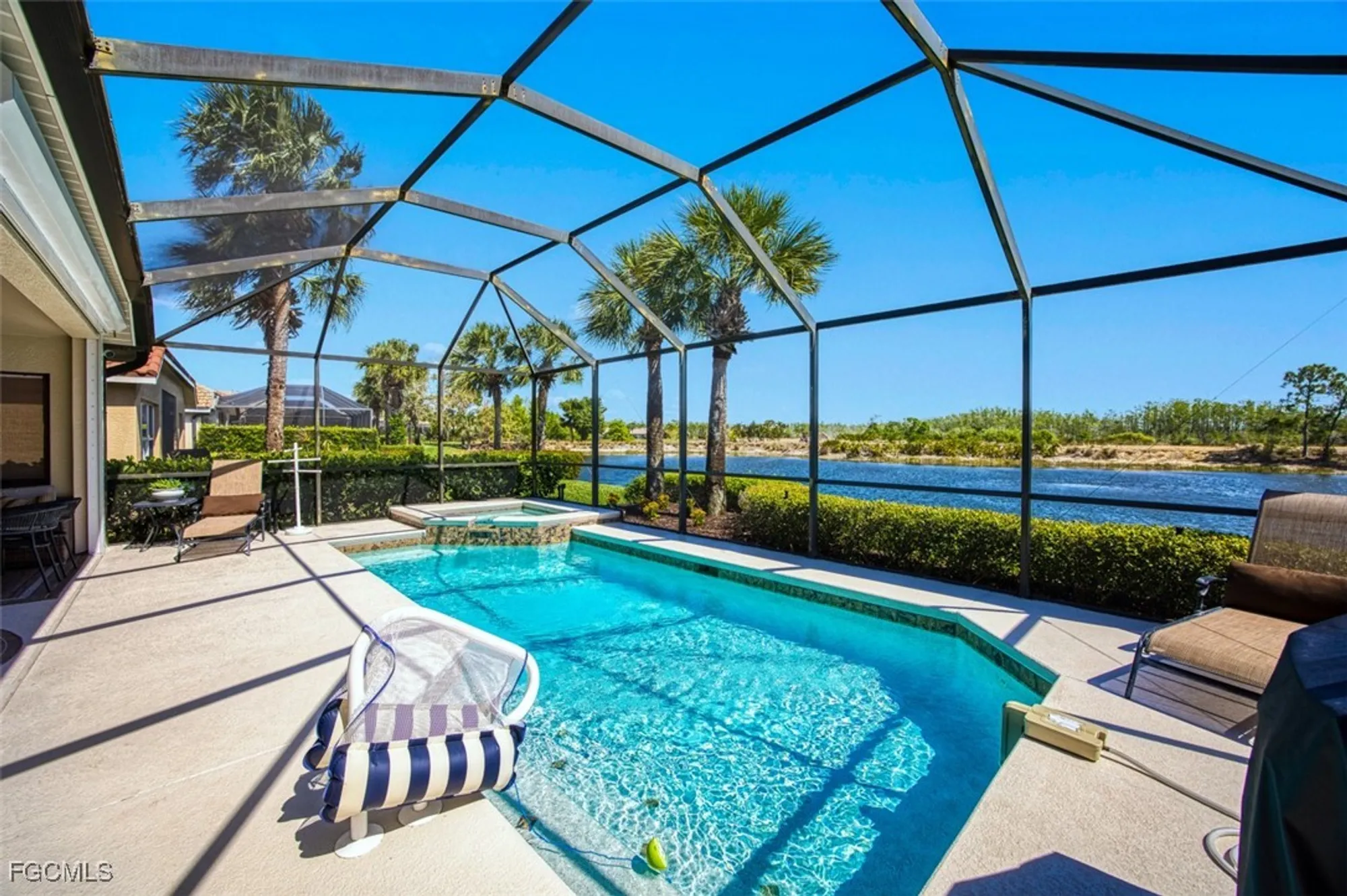Property Slideshow image 18 of 49 | 10037 oakhurst way, Fort Myers, FL, 33913