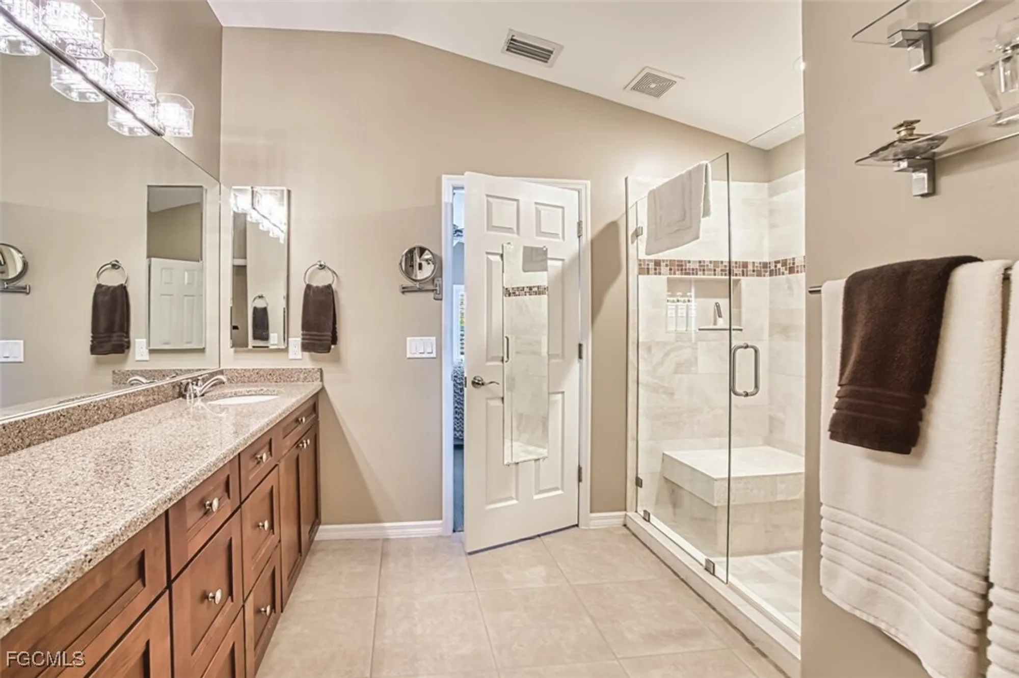 Property Slideshow image 24 of 49 | 10037 oakhurst way, Fort Myers, FL, 33913