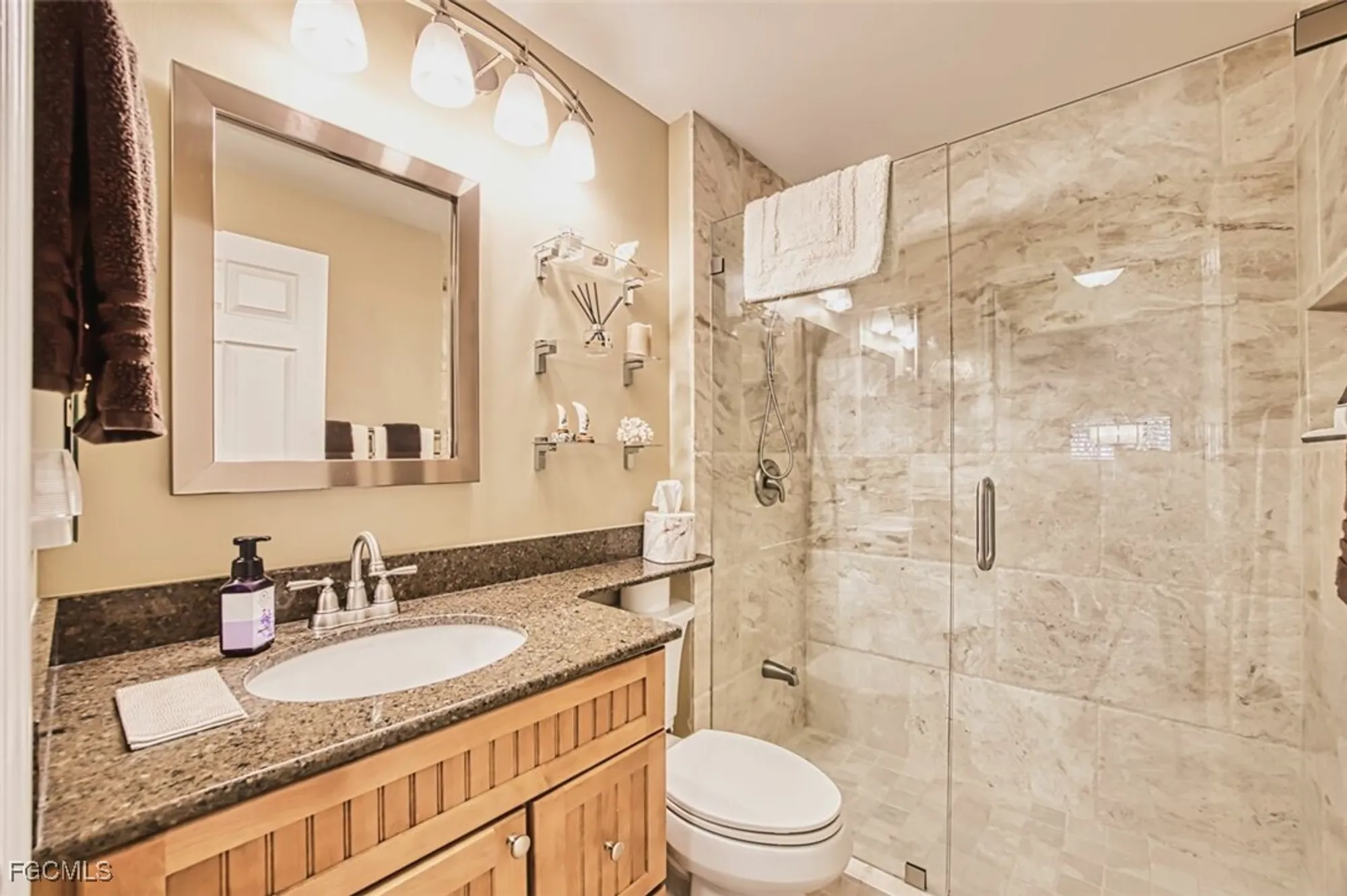 Property Slideshow image 27 of 49 | 10037 oakhurst way, Fort Myers, FL, 33913