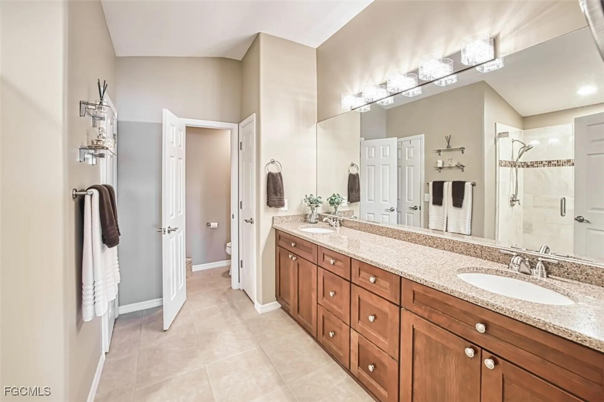 Property Slideshow image 23 of 49 | 10037 oakhurst way, Fort Myers, FL, 33913