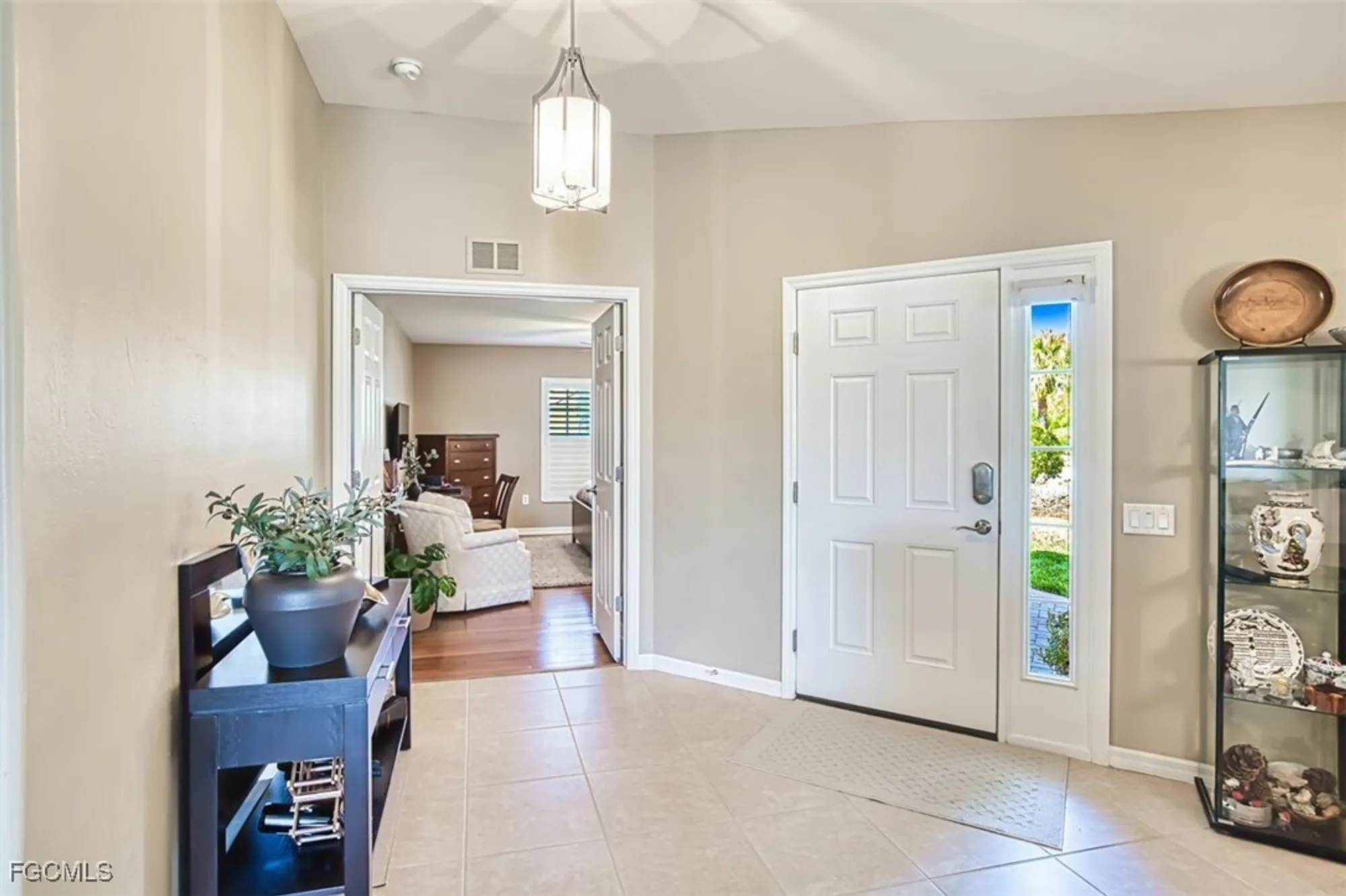 Property Slideshow image 8 of 49 | 10037 oakhurst way, Fort Myers, FL, 33913
