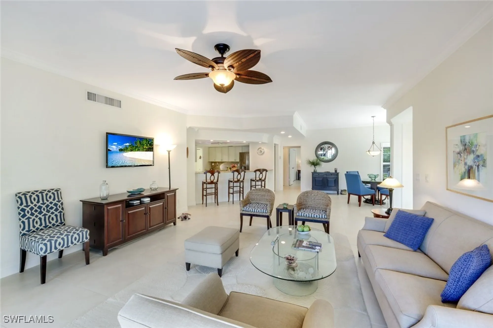 Property Slideshow image 13 of 37 | 8453 abbington cir 811, Naples, FL, 34108