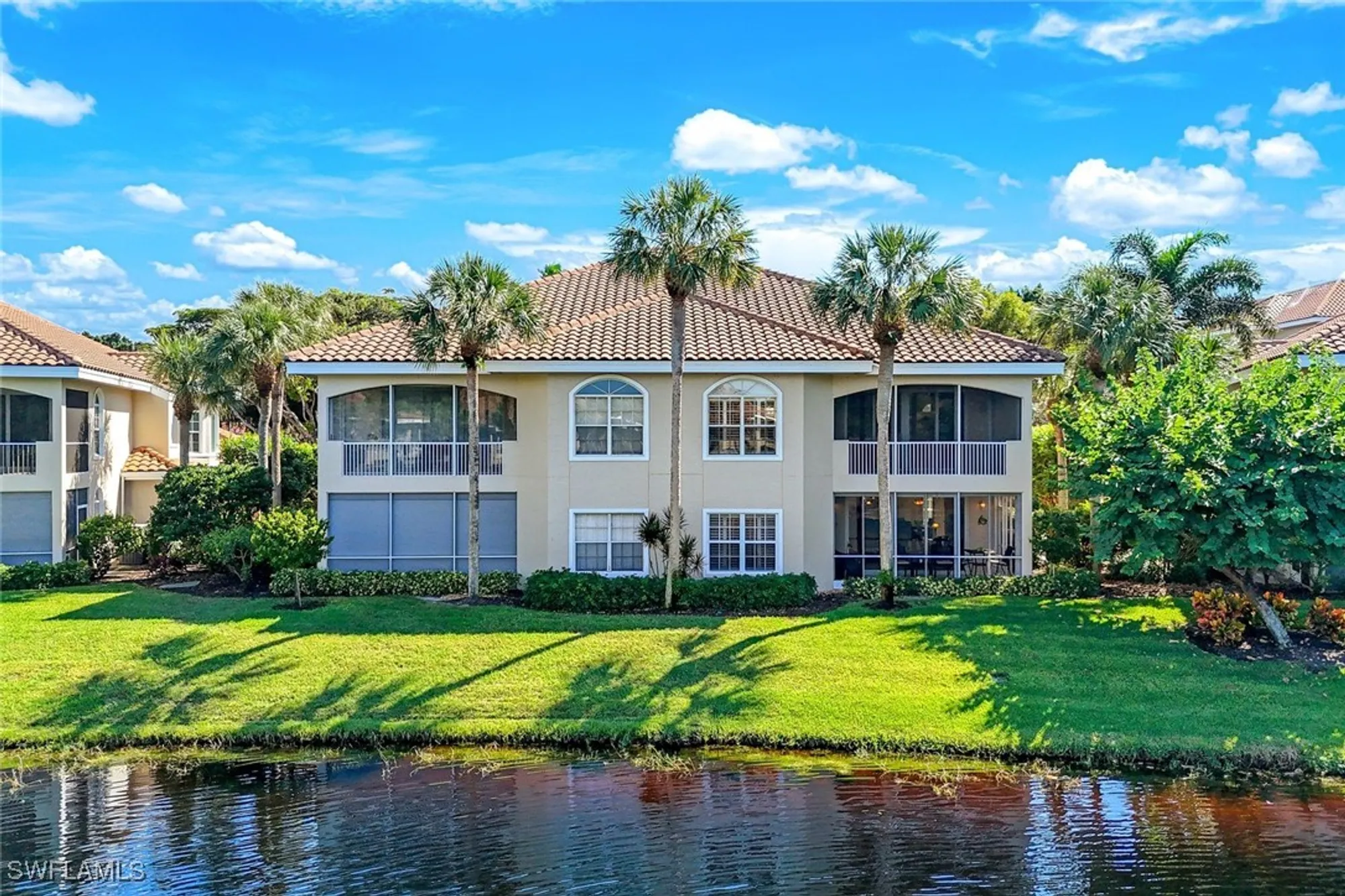 Property Slideshow image 6 of 37 | 8453 abbington cir 811, Naples, FL, 34108