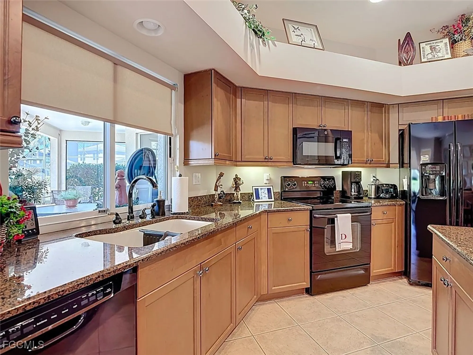 Property Slideshow image 11 of 50 | 11142 seminole palm way, Fort Myers, FL, 33966
