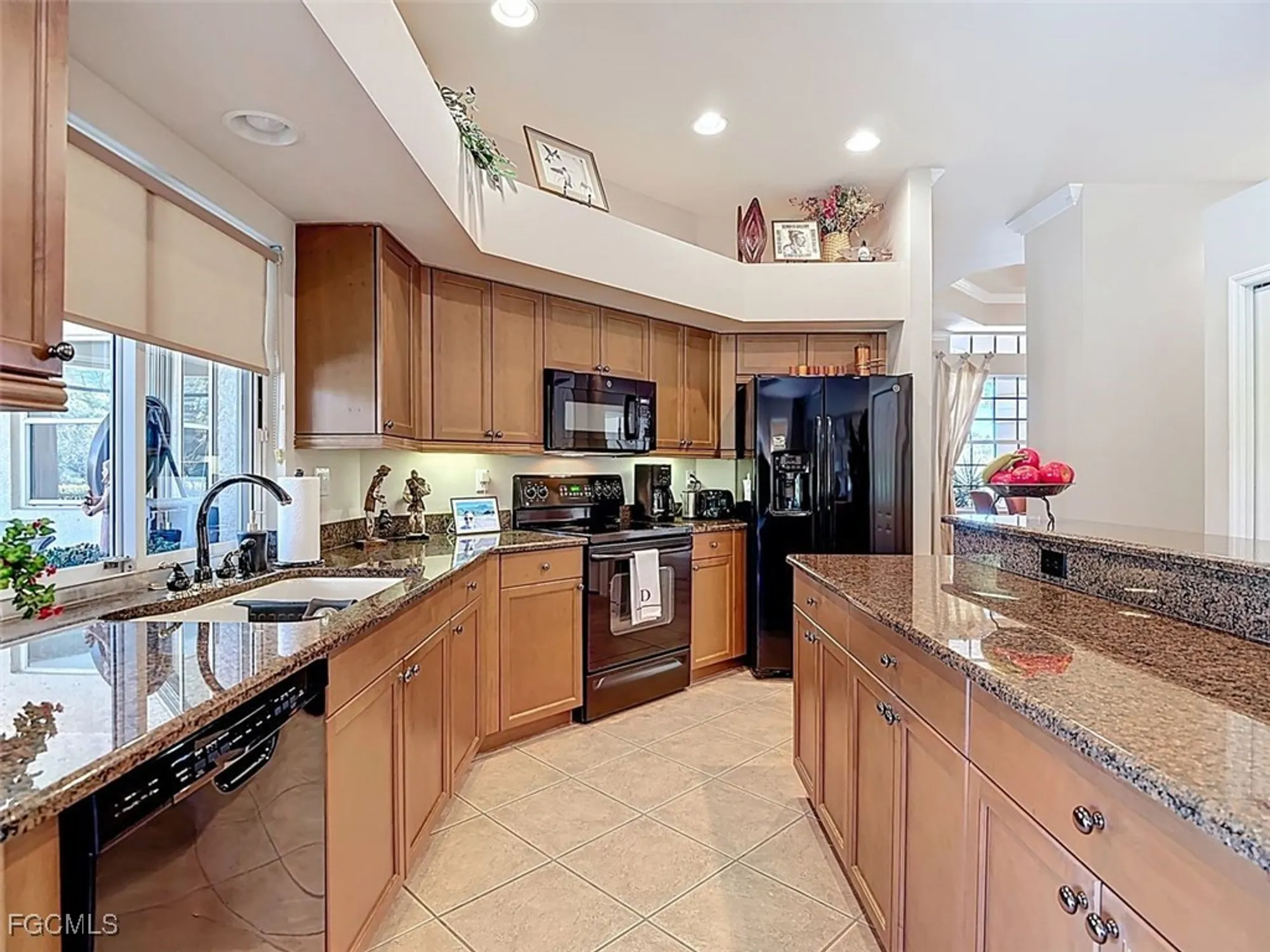 Property Slideshow image 12 of 50 | 11142 seminole palm way, Fort Myers, FL, 33966