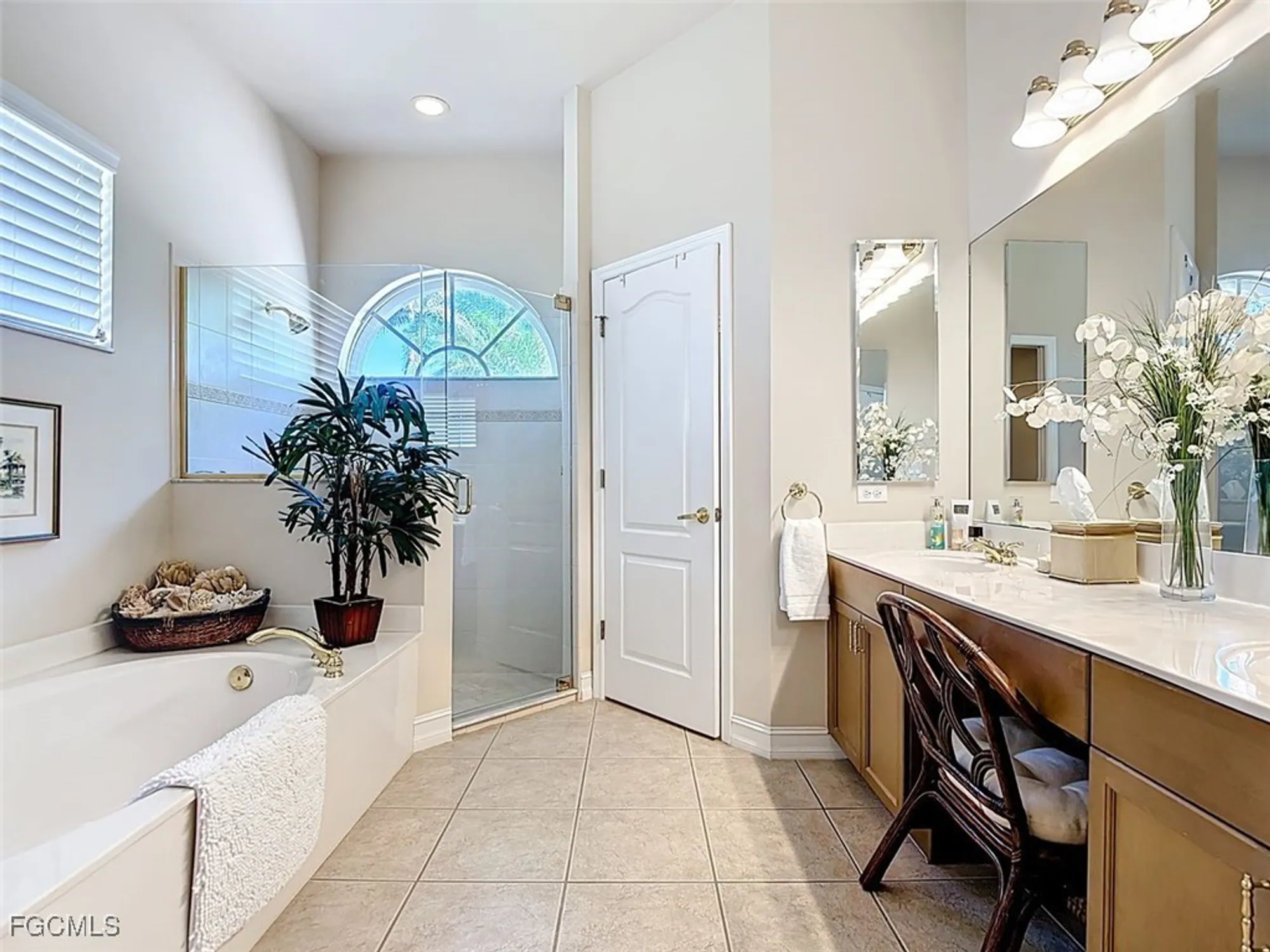 Property Slideshow image 25 of 50 | 11142 seminole palm way, Fort Myers, FL, 33966