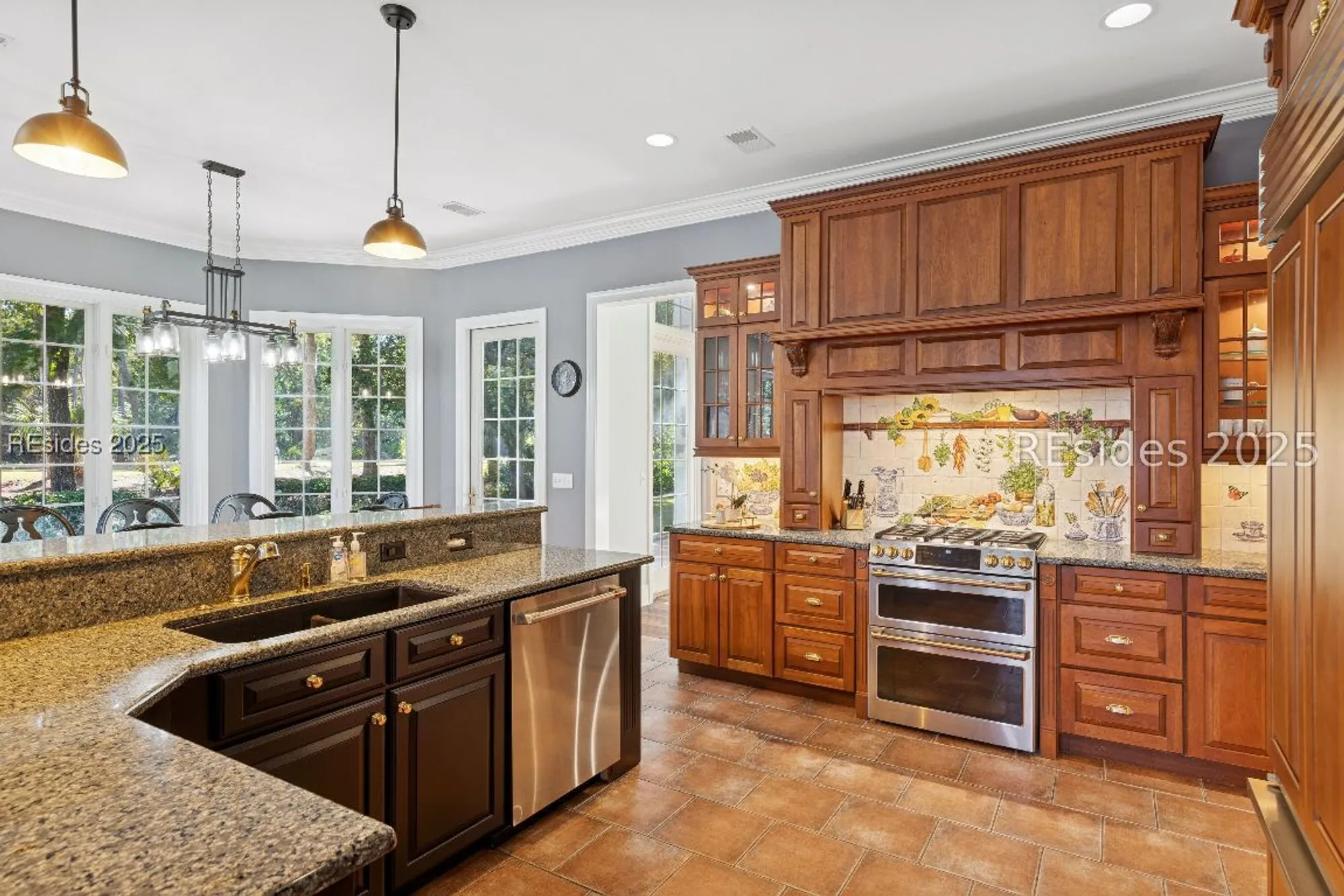 Property Slideshow image 25 of 90 | 688 colonial dr, Hilton Head Island, SC, 29926