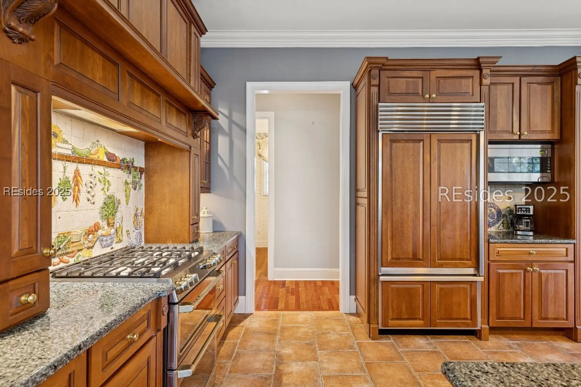 Property Slideshow image 27 of 90 | 688 colonial dr, Hilton Head Island, SC, 29926