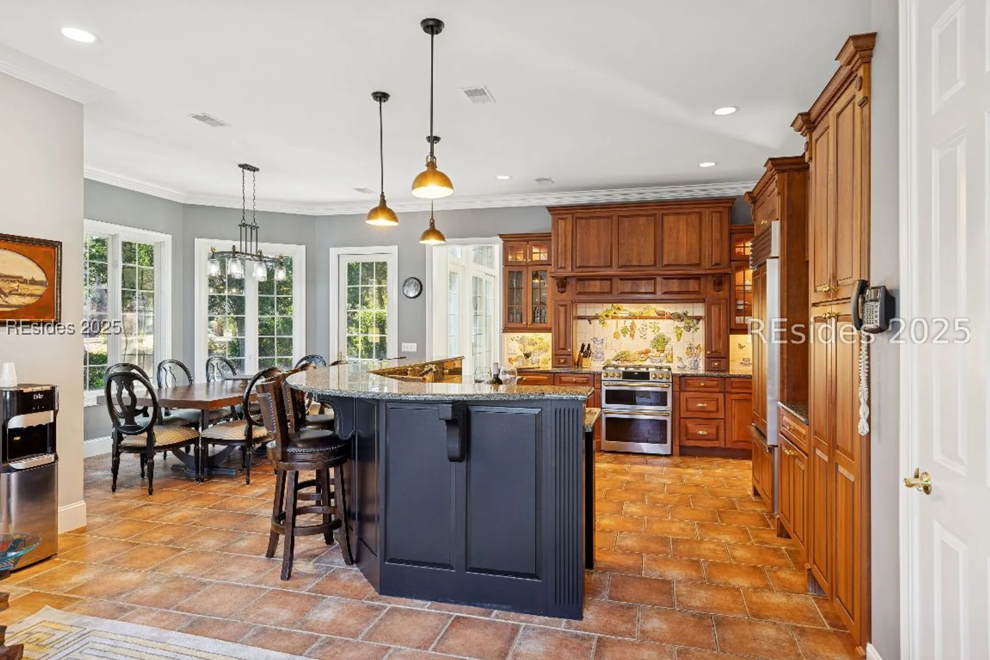 Property Slideshow image 21 of 90 | 688 colonial dr, Hilton Head Island, SC, 29926