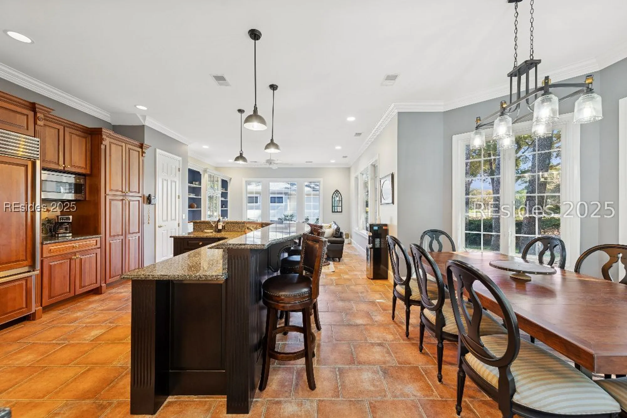 Property Slideshow image 22 of 90 | 688 colonial dr, Hilton Head Island, SC, 29926