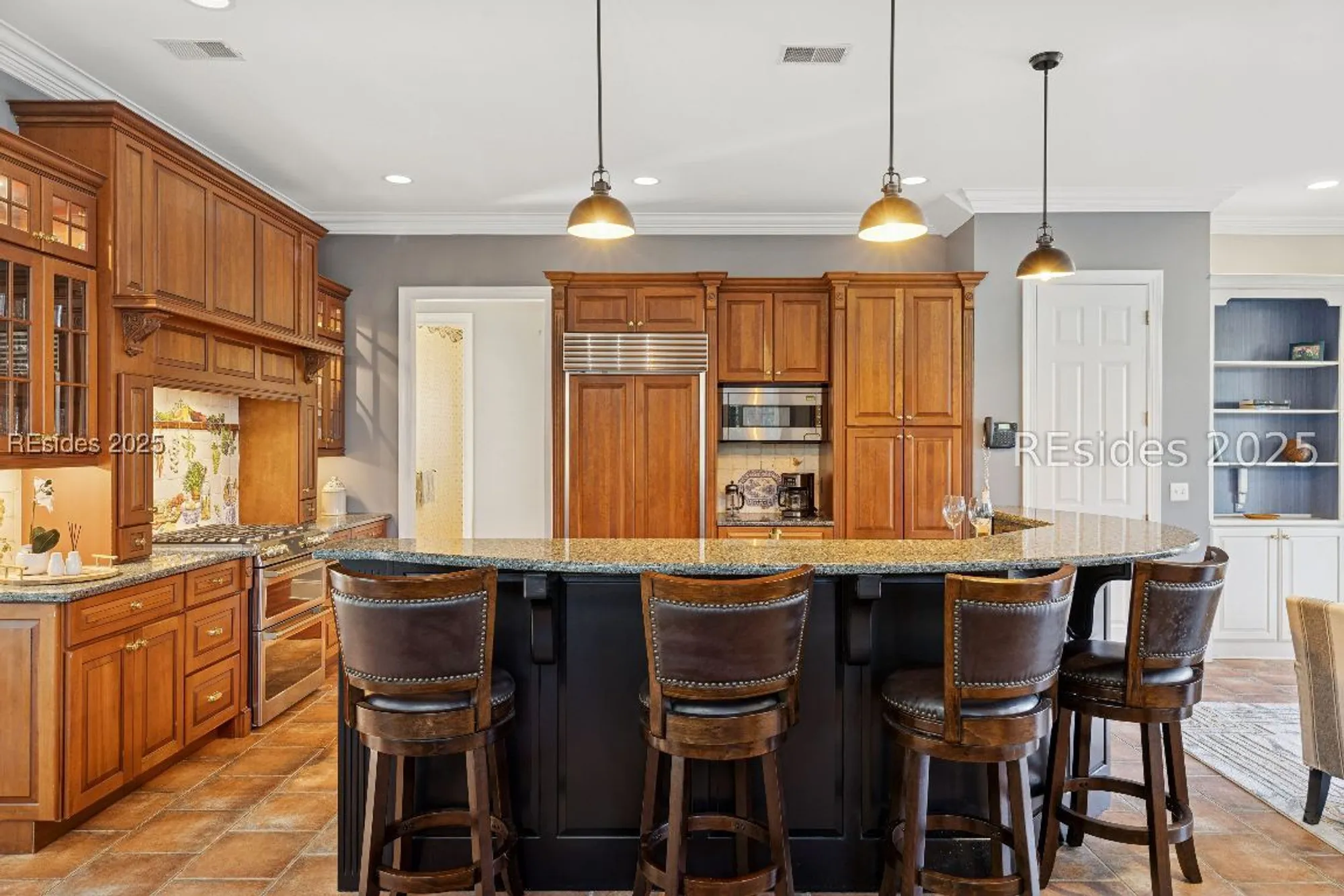 Property Slideshow image 30 of 90 | 688 colonial dr, Hilton Head Island, SC, 29926