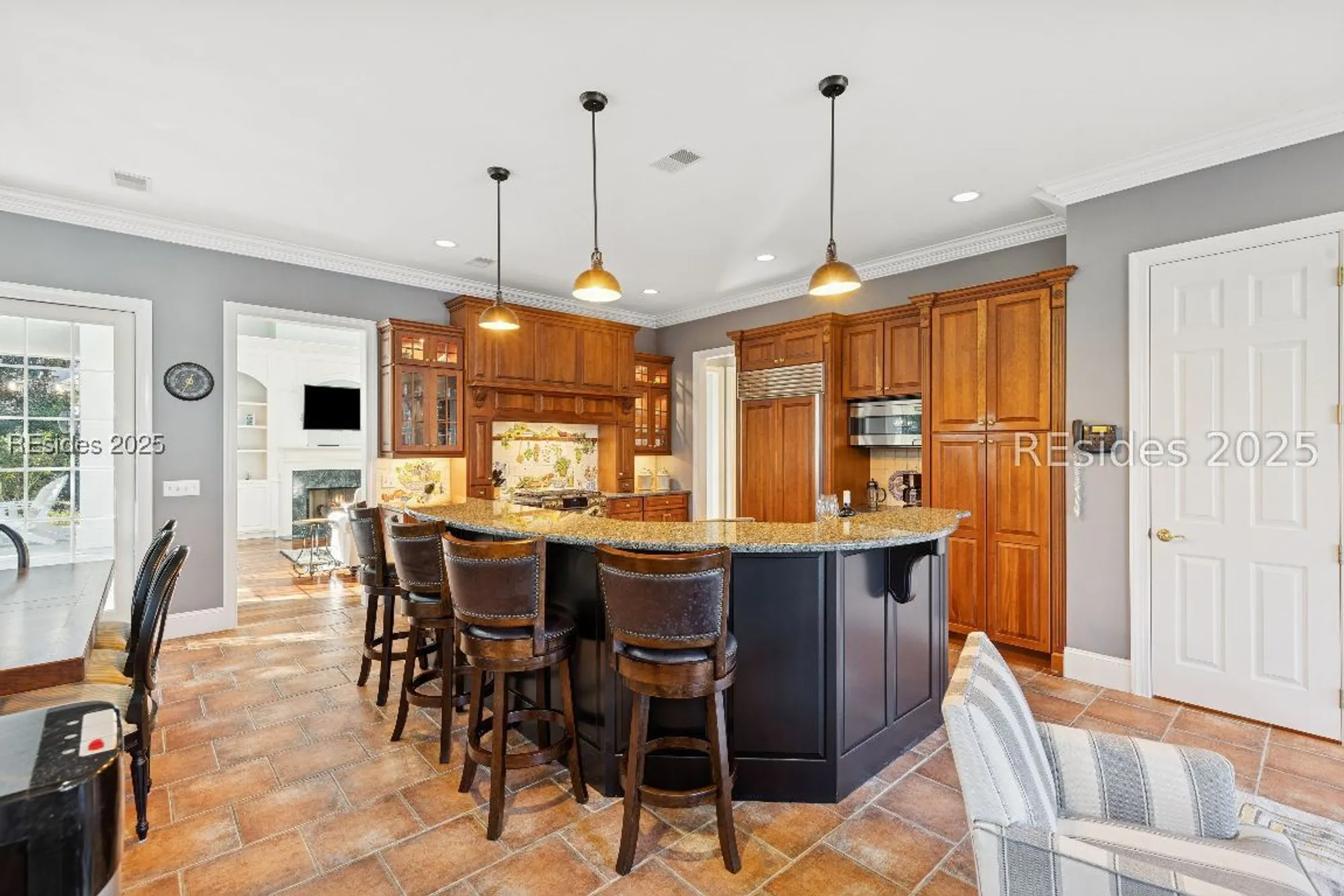 Property Slideshow image 31 of 90 | 688 colonial dr, Hilton Head Island, SC, 29926