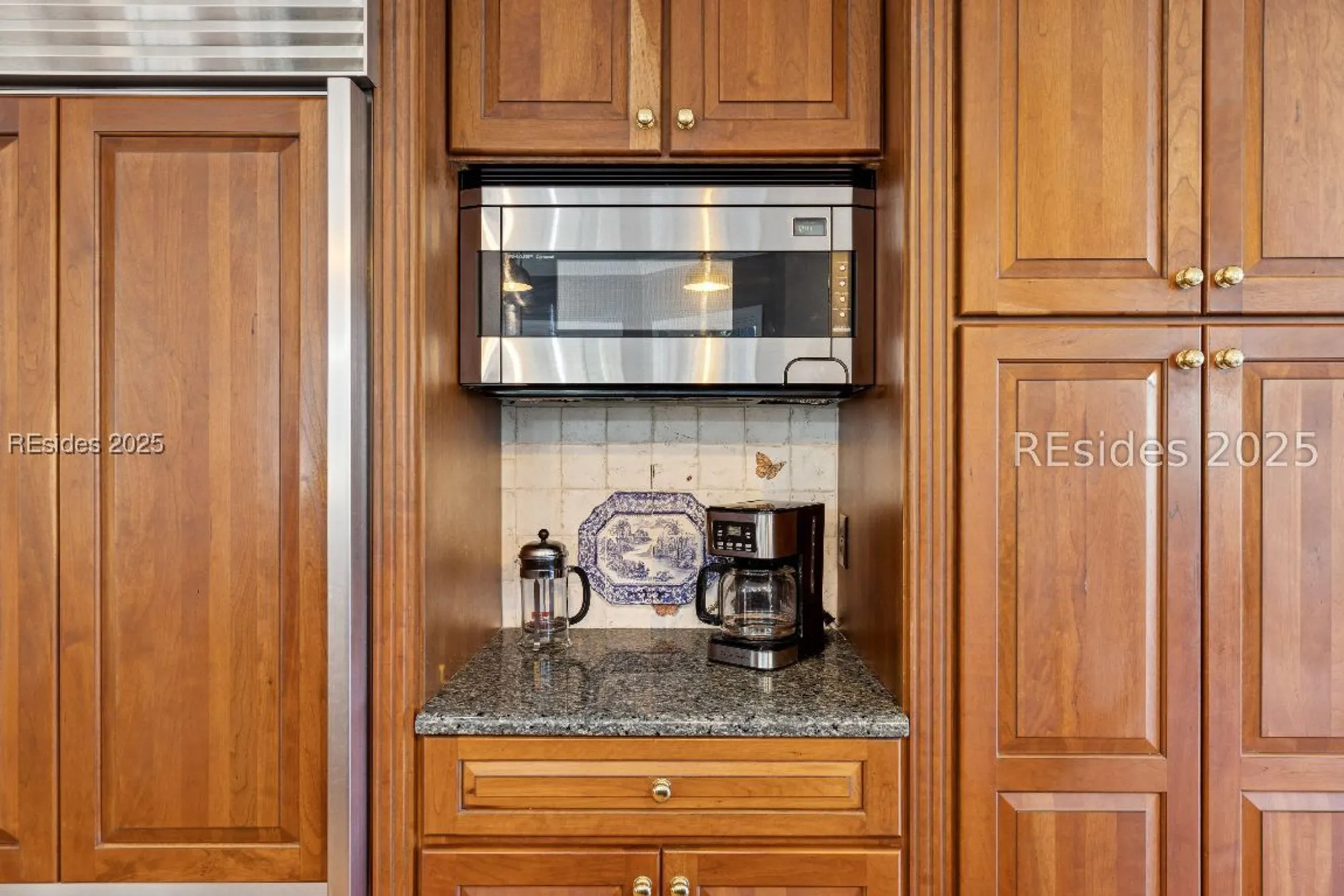 Property Slideshow image 33 of 90 | 688 colonial dr, Hilton Head Island, SC, 29926