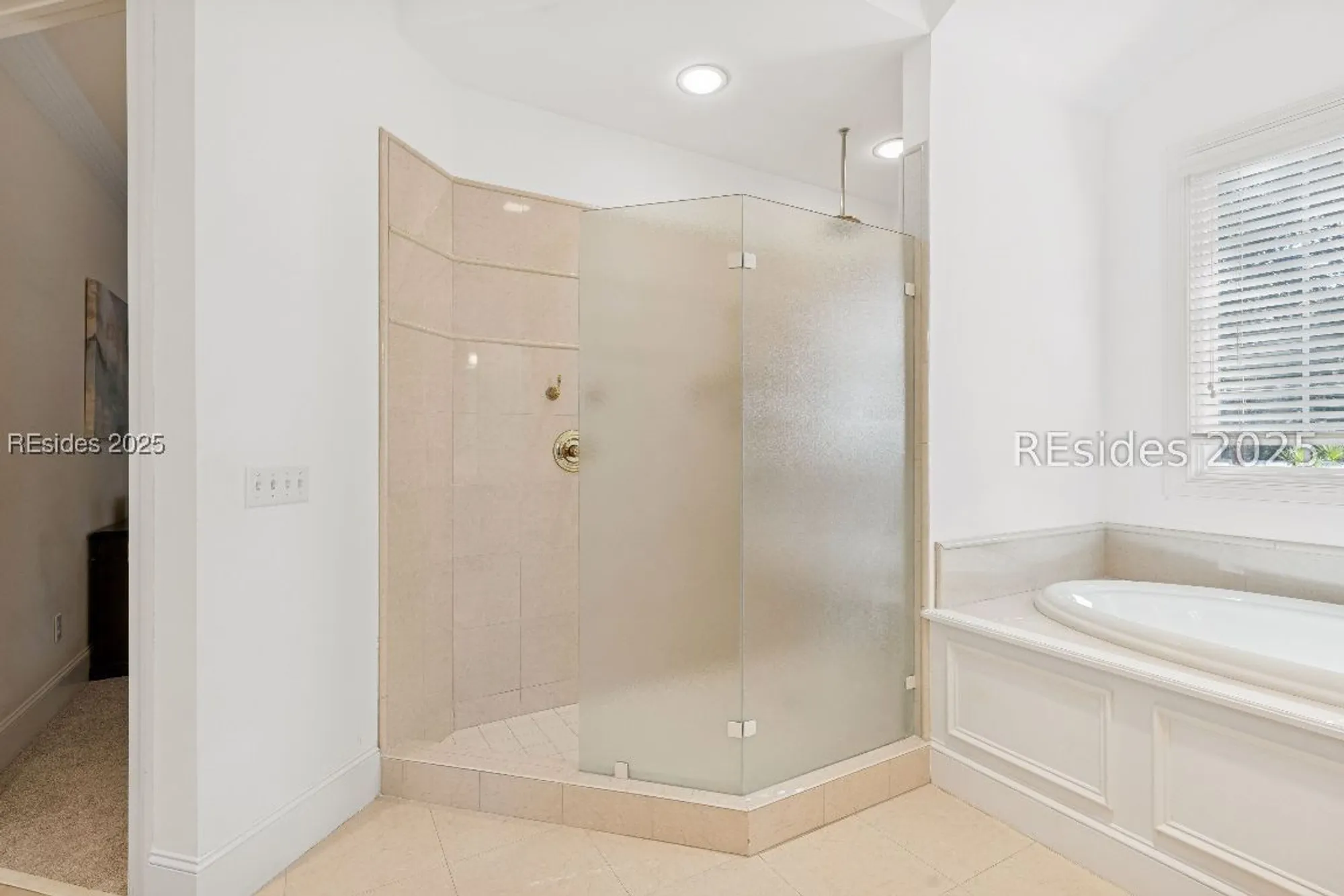 Property Slideshow image 49 of 90 | 688 colonial dr, Hilton Head Island, SC, 29926