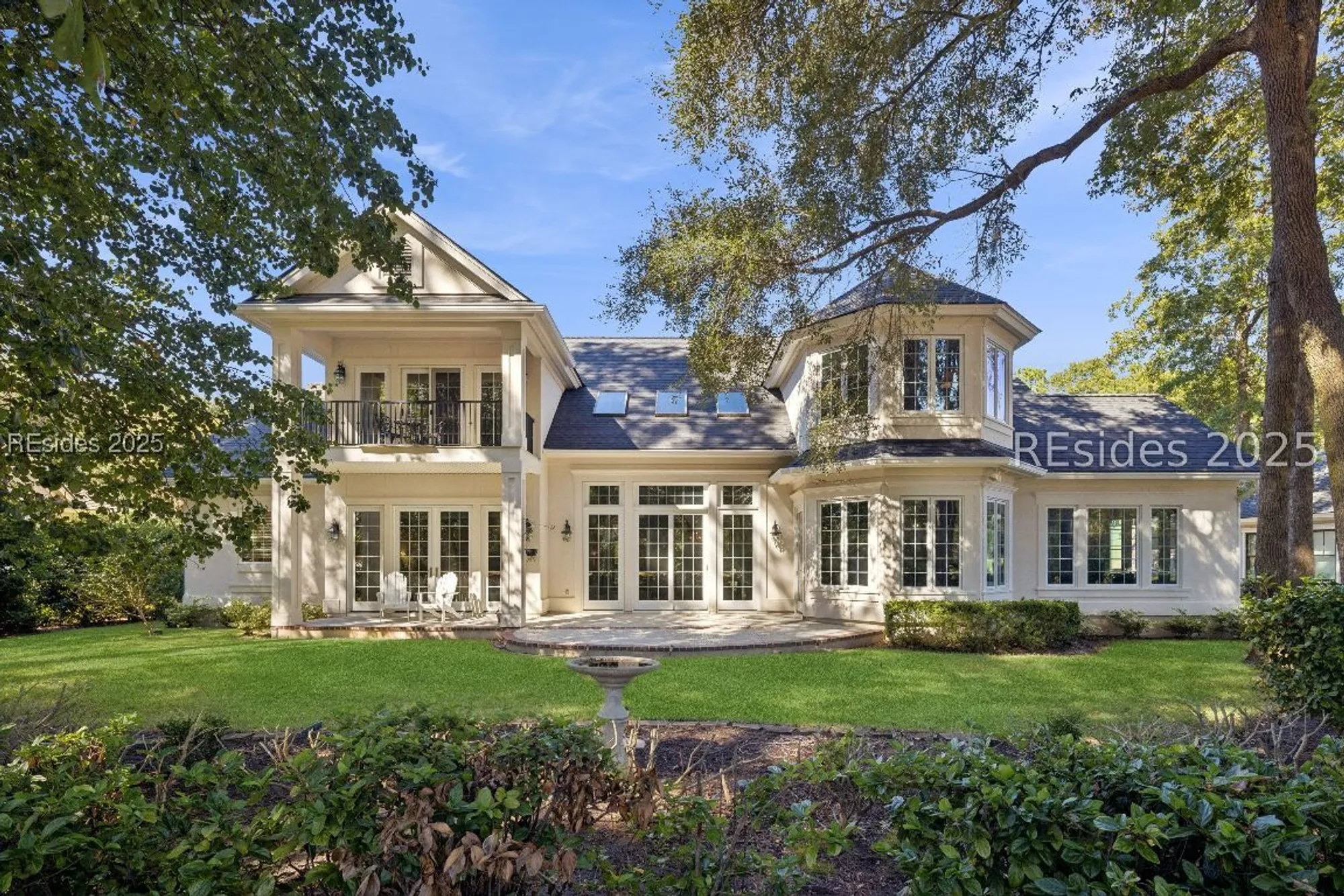 Property Slideshow image 4 of 90 | 688 colonial dr, Hilton Head Island, SC, 29926