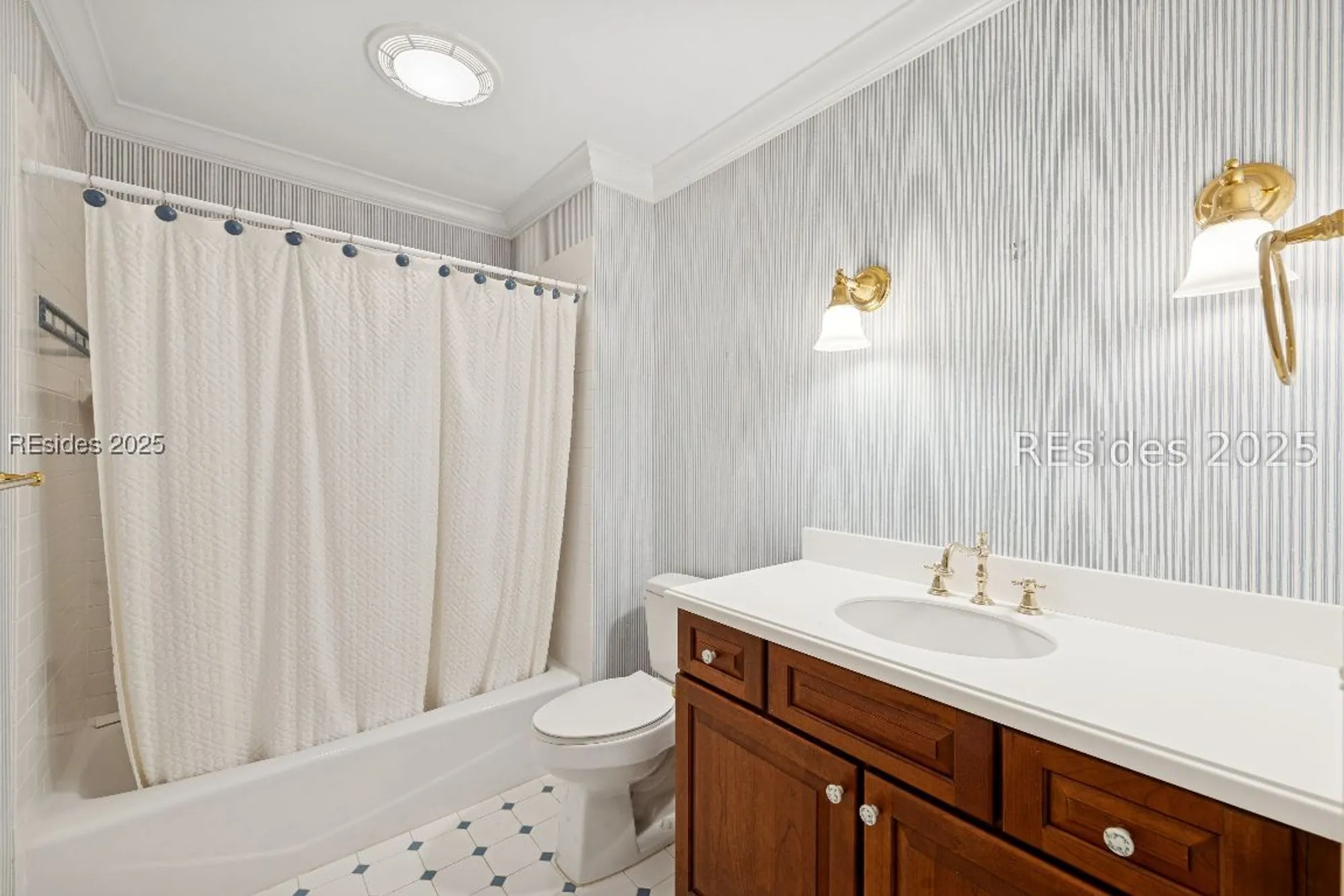 Property Slideshow image 58 of 90 | 688 colonial dr, Hilton Head Island, SC, 29926