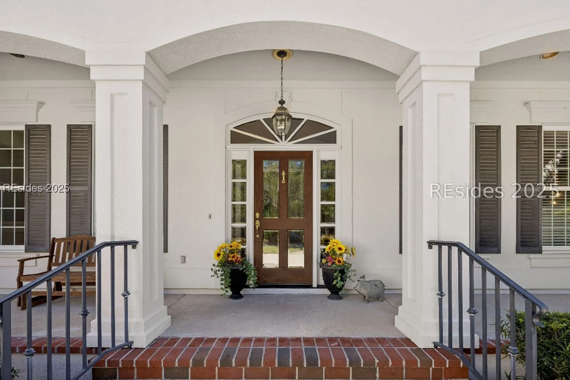 Property Slideshow image 6 of 90 | 688 colonial dr, Hilton Head Island, SC, 29926
