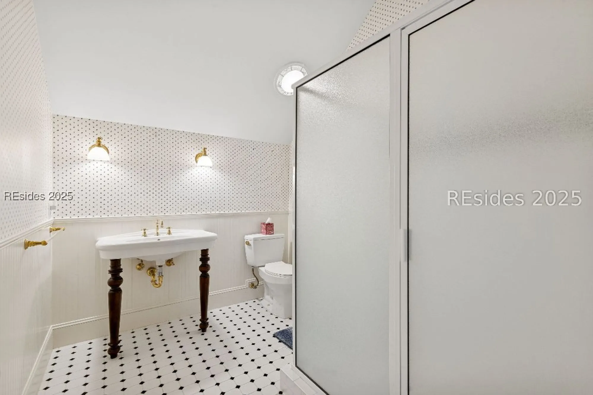 Property Slideshow image 60 of 90 | 688 colonial dr, Hilton Head Island, SC, 29926