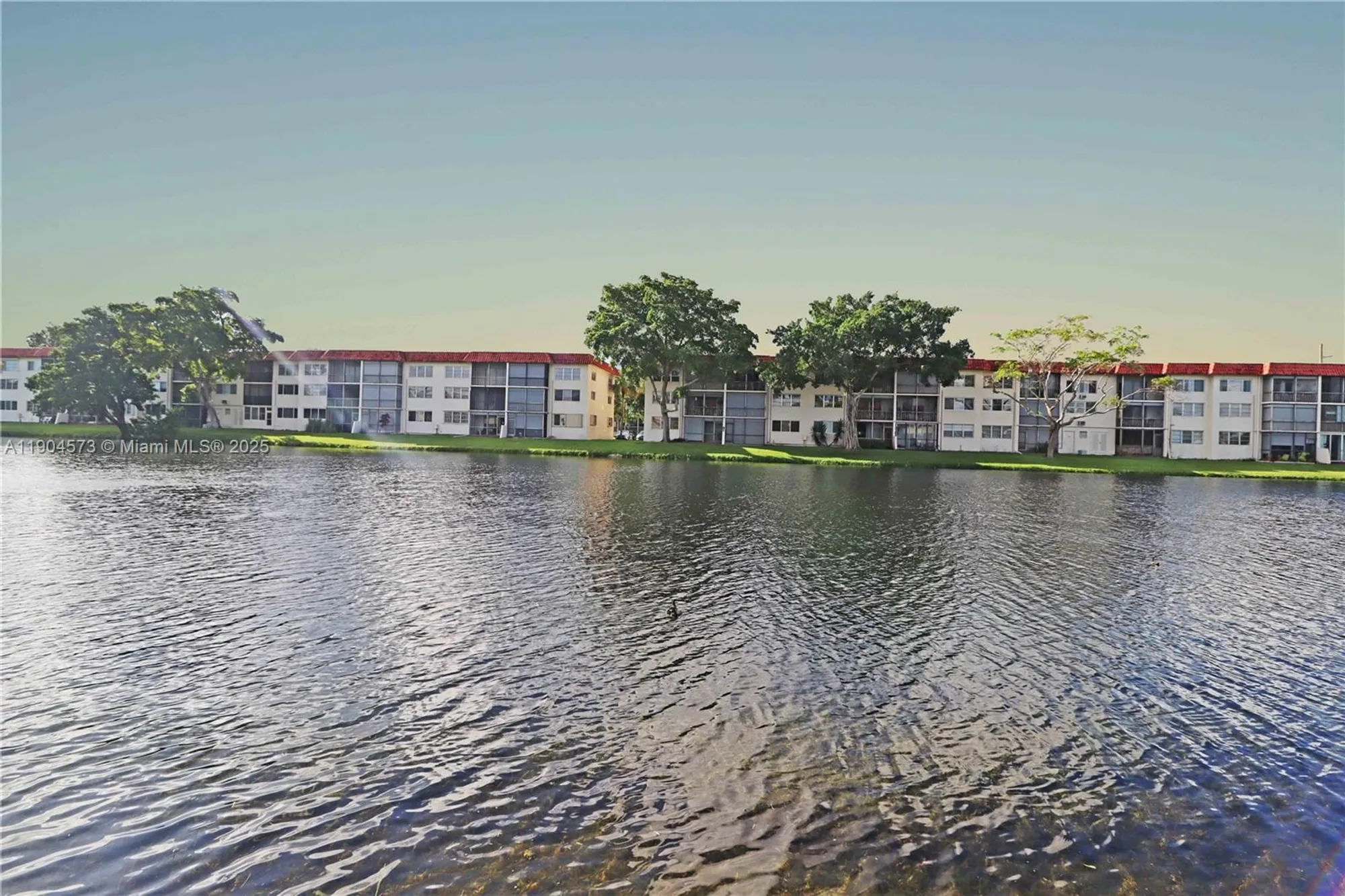 Property Slideshow image 18 of 37 | 361 s hollybrook dr 102, Pembroke Pines, FL, 33025