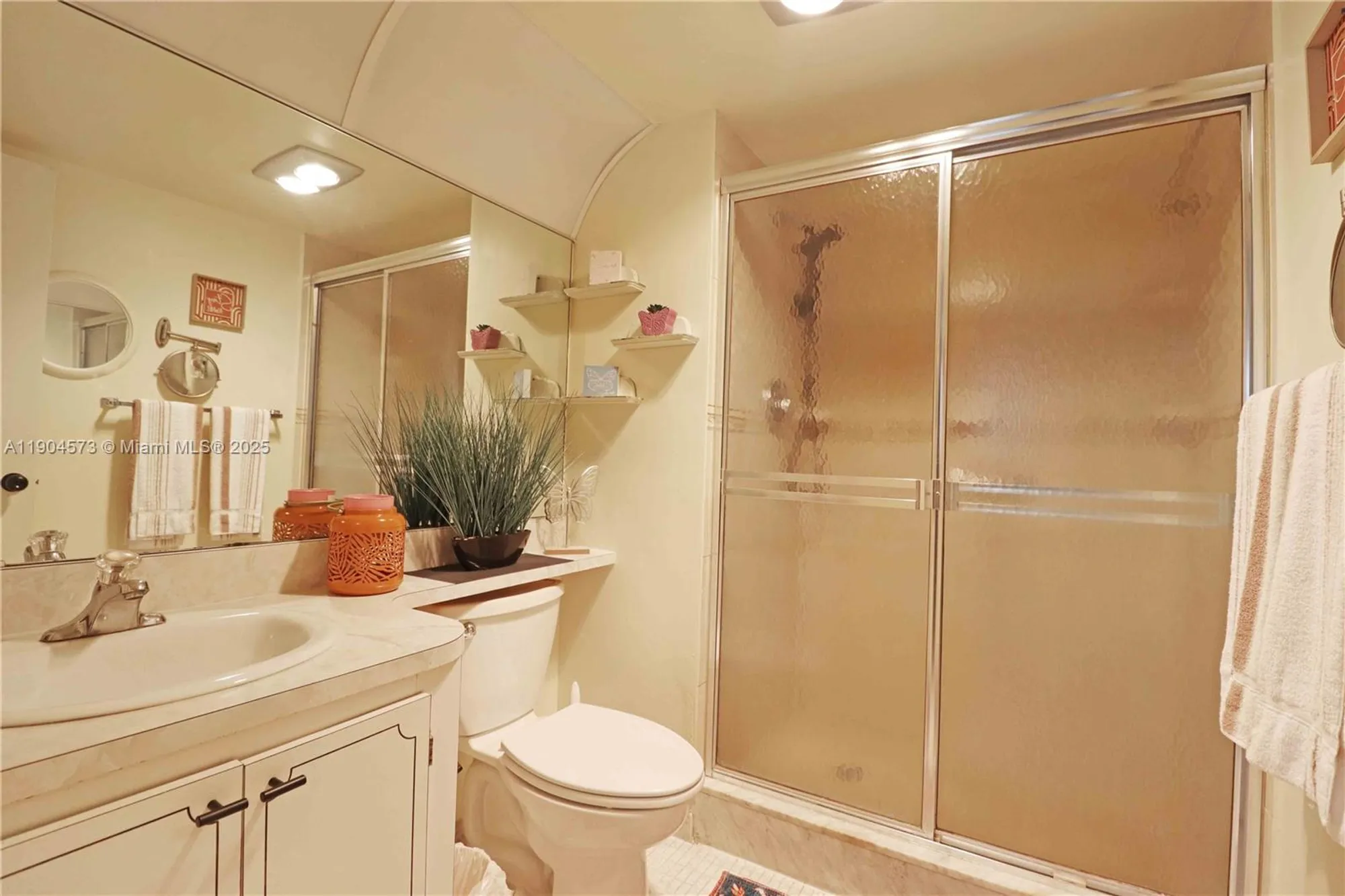 Property Slideshow image 11 of 37 | 361 s hollybrook dr 102, Pembroke Pines, FL, 33025