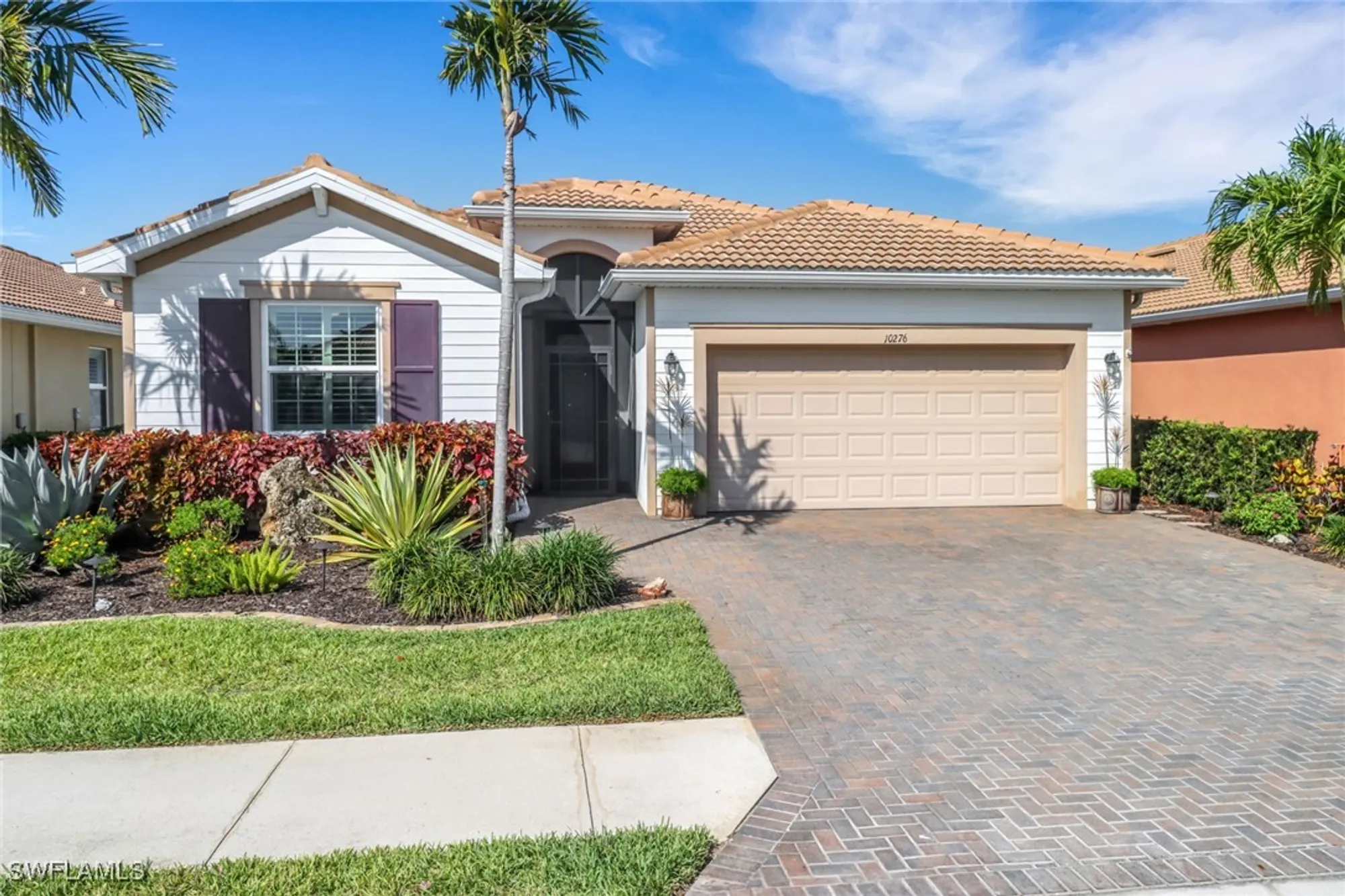 Property Slideshow image 5 of 50 | 10276 livorno dr, Fort Myers, FL, 33913