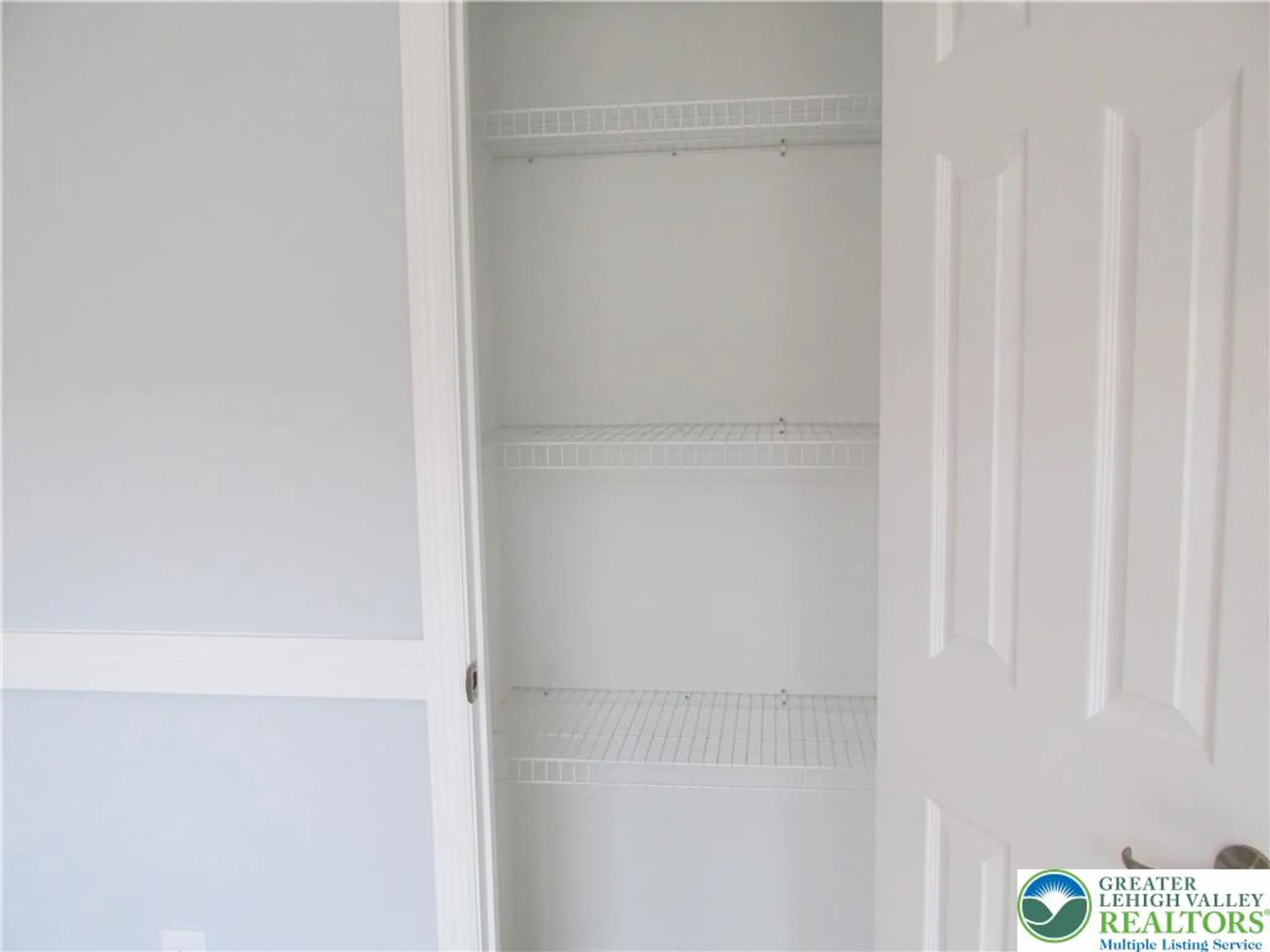 Property Slideshow image 15 of 25 | 3813 belcourt dr, Forks Twp, PA, 18040