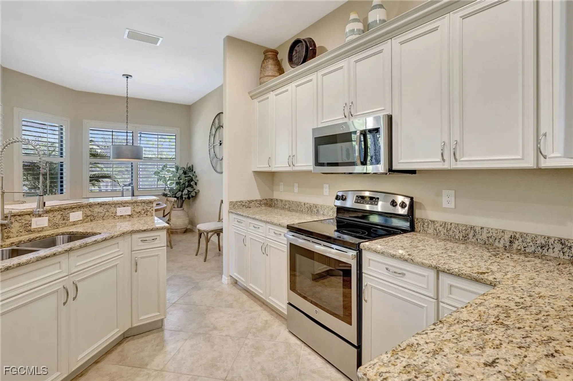 Property Slideshow image 12 of 41 | 11130 esteban dr, Fort Myers, FL, 33912