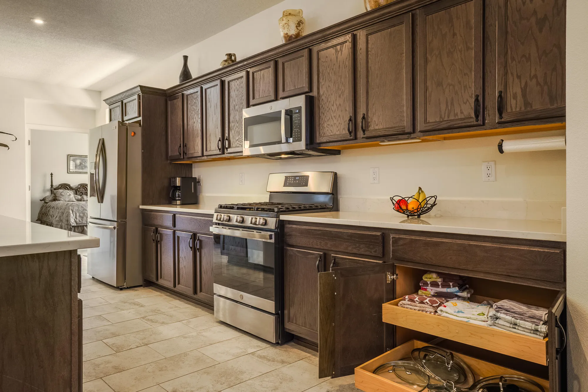 Property Slideshow image 10 of 27 | 590 rio chama cir sw, Los Lunas, NM, 87031