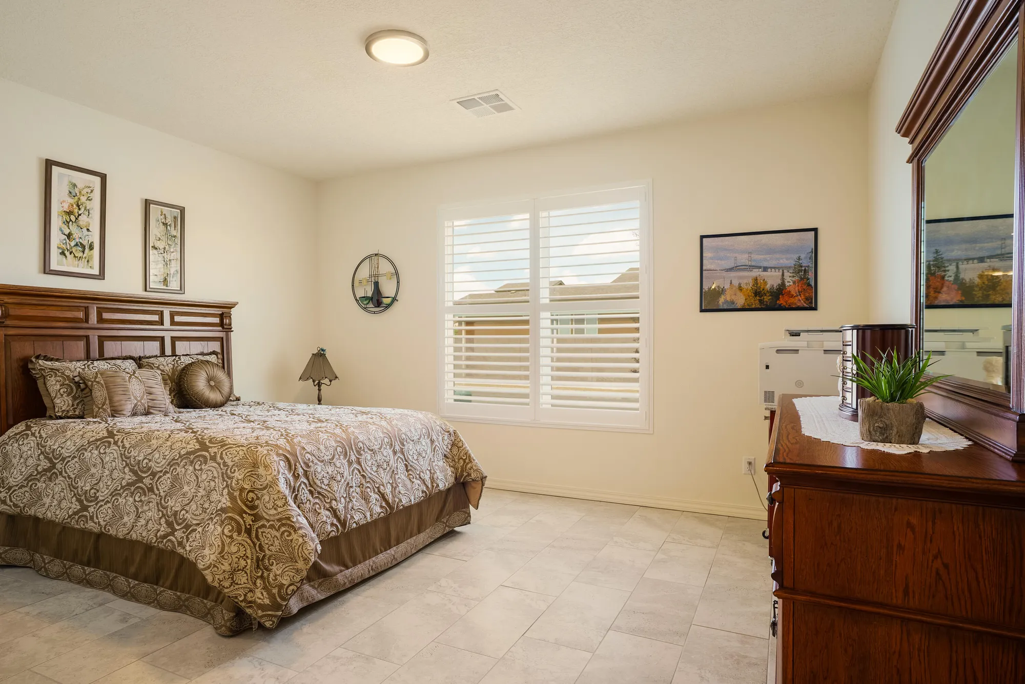 Property Slideshow image 13 of 27 | 590 rio chama cir sw, Los Lunas, NM, 87031