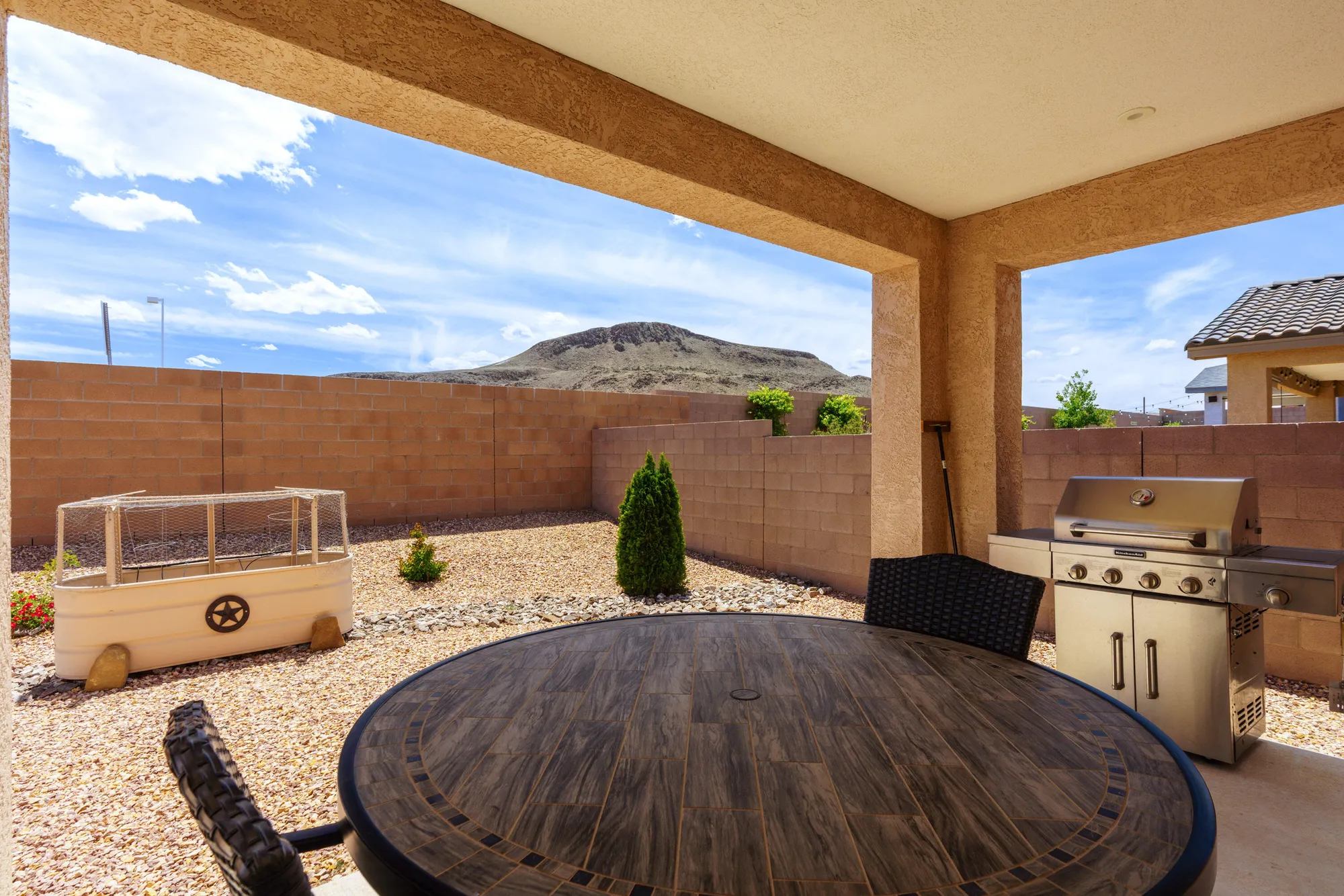 Property Slideshow image 20 of 27 | 590 rio chama cir sw, Los Lunas, NM, 87031