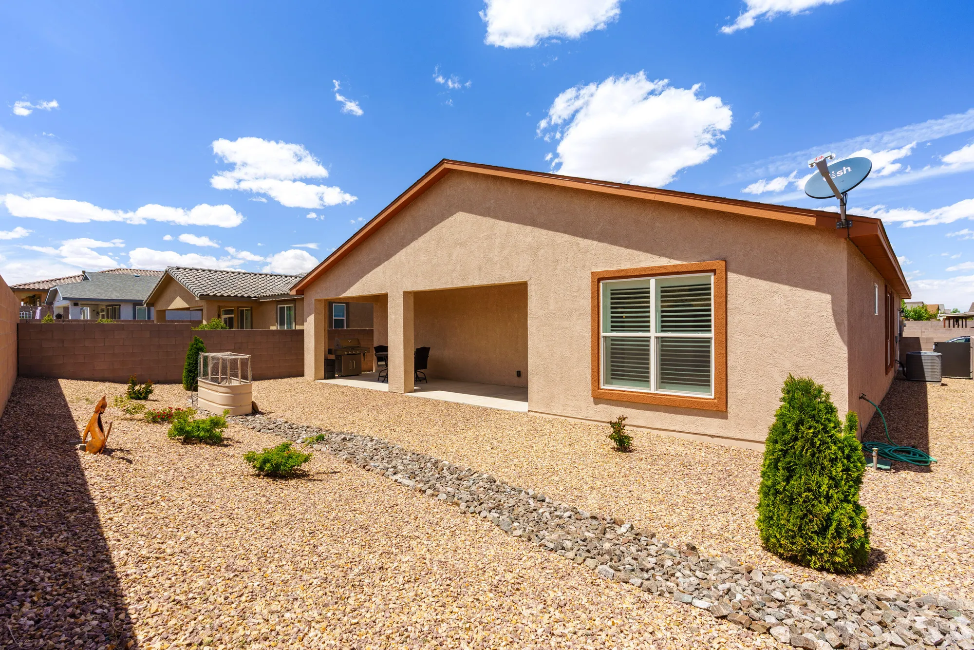 Property Slideshow image 21 of 27 | 590 rio chama cir sw, Los Lunas, NM, 87031