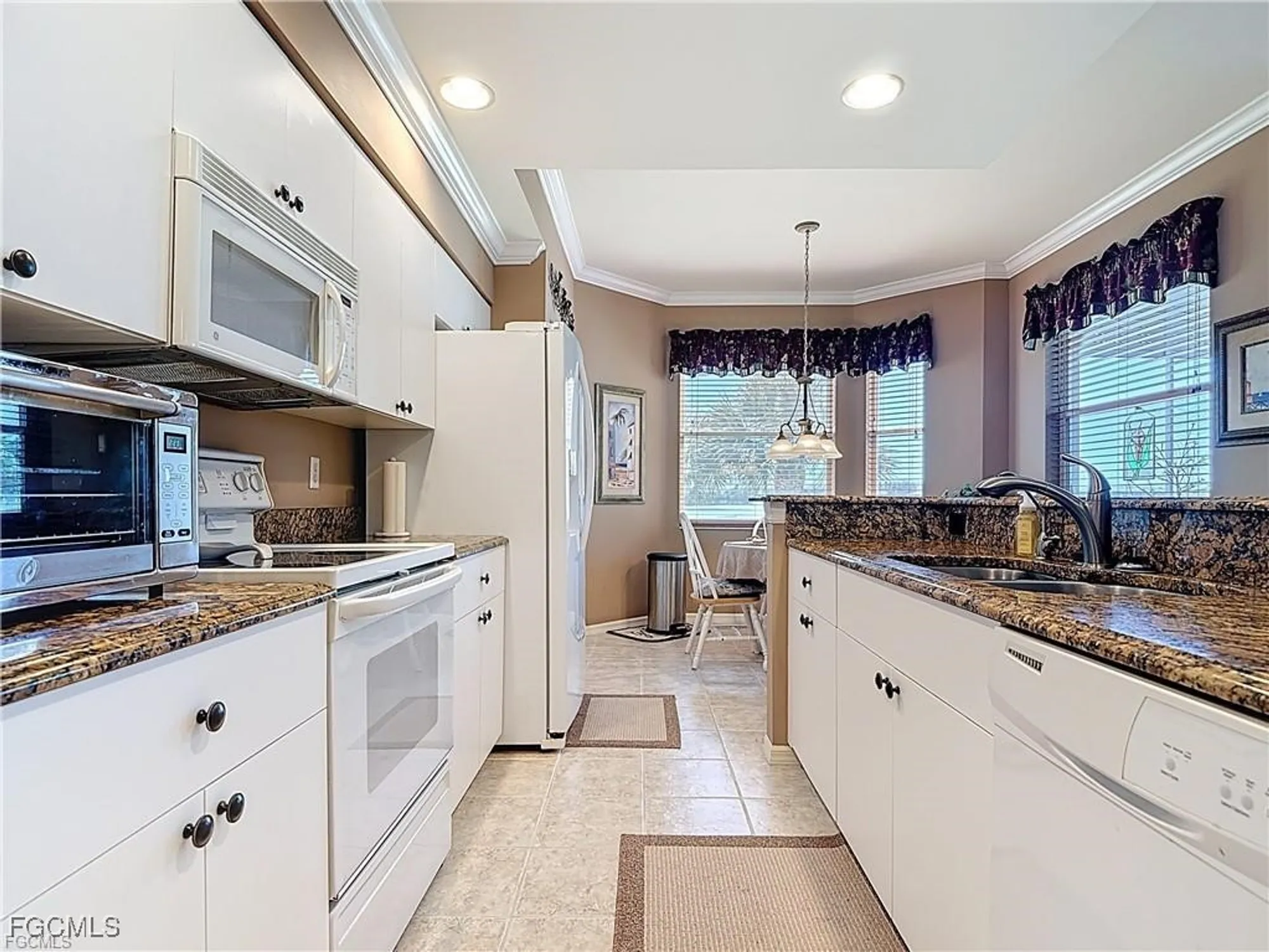 Property Slideshow image 20 of 25 | 8096 queen palm ln 227, Fort Myers, FL, 33966