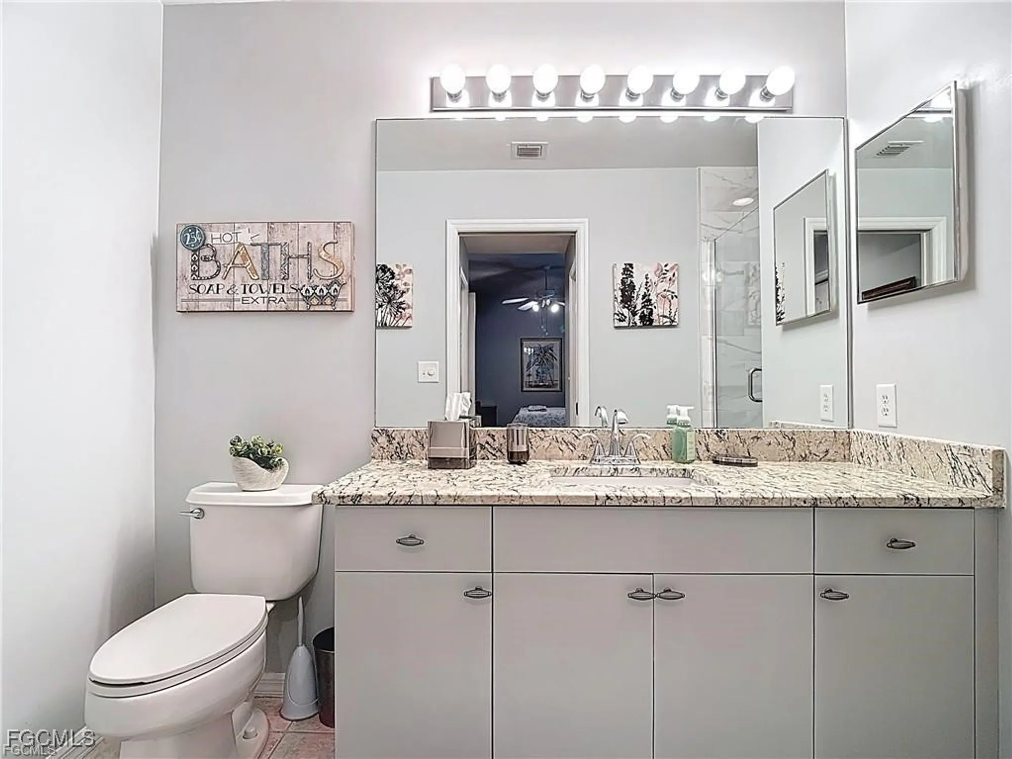 Property Slideshow image 9 of 25 | 8096 queen palm ln 227, Fort Myers, FL, 33966