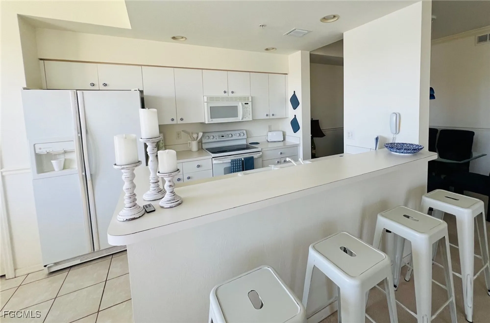Property Slideshow image 10 of 47 | 14121 brant point cir 1202, Fort Myers, FL, 33919