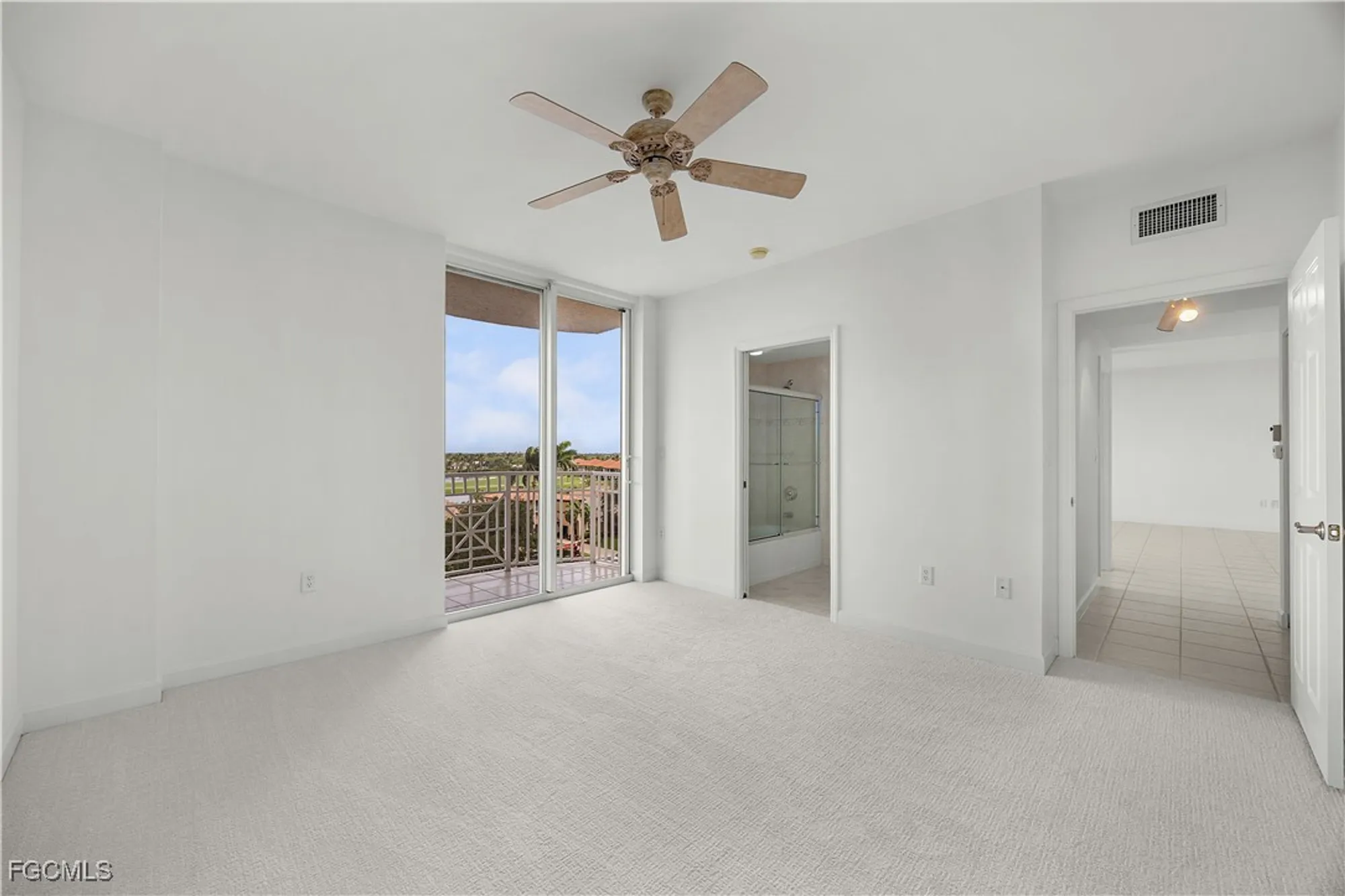Property Slideshow image 15 of 29 | 14250 royal harbour ct unit 613, Fort Myers, FL, 33908